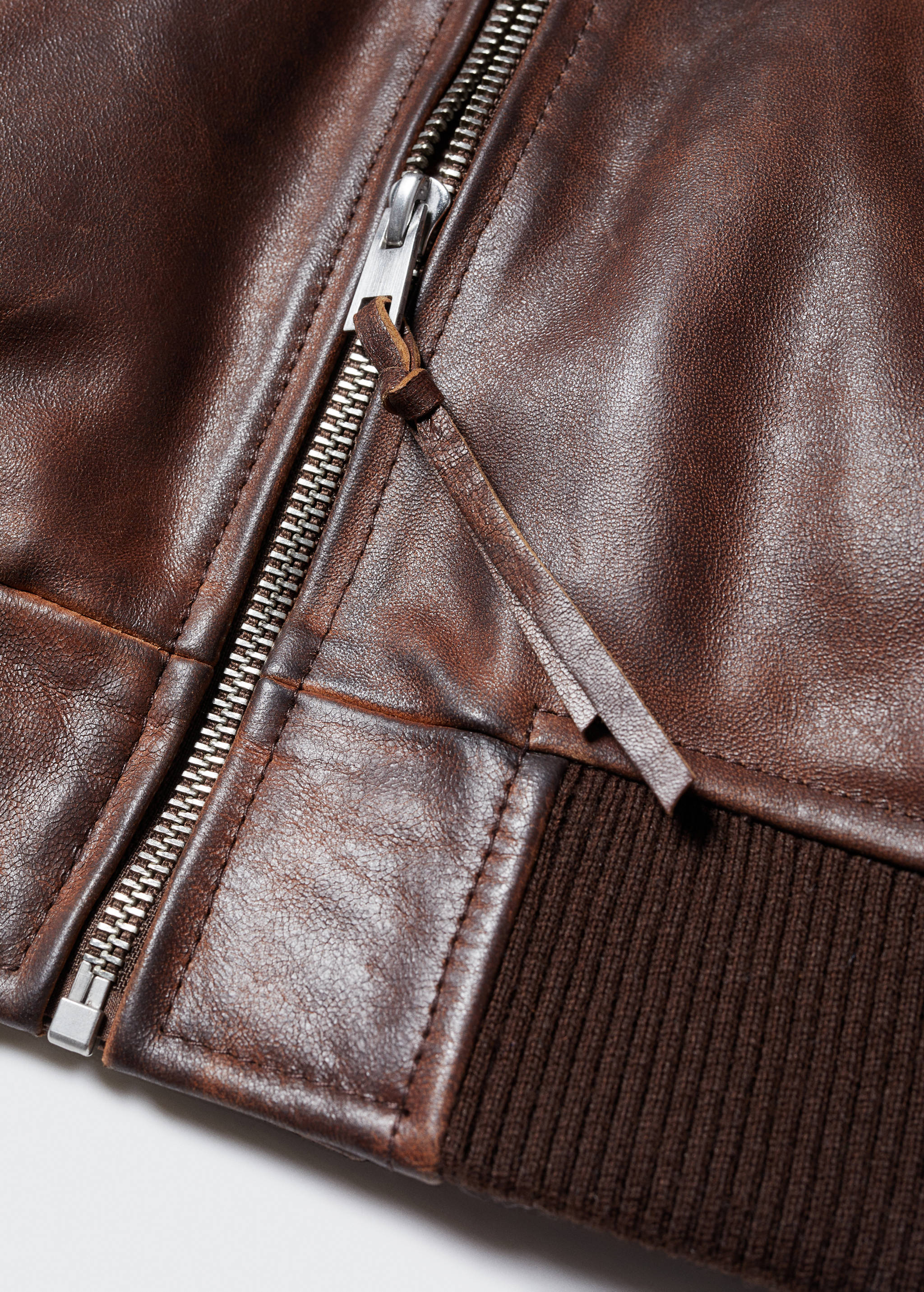 100% leather bomber jacket - Details of the article 8