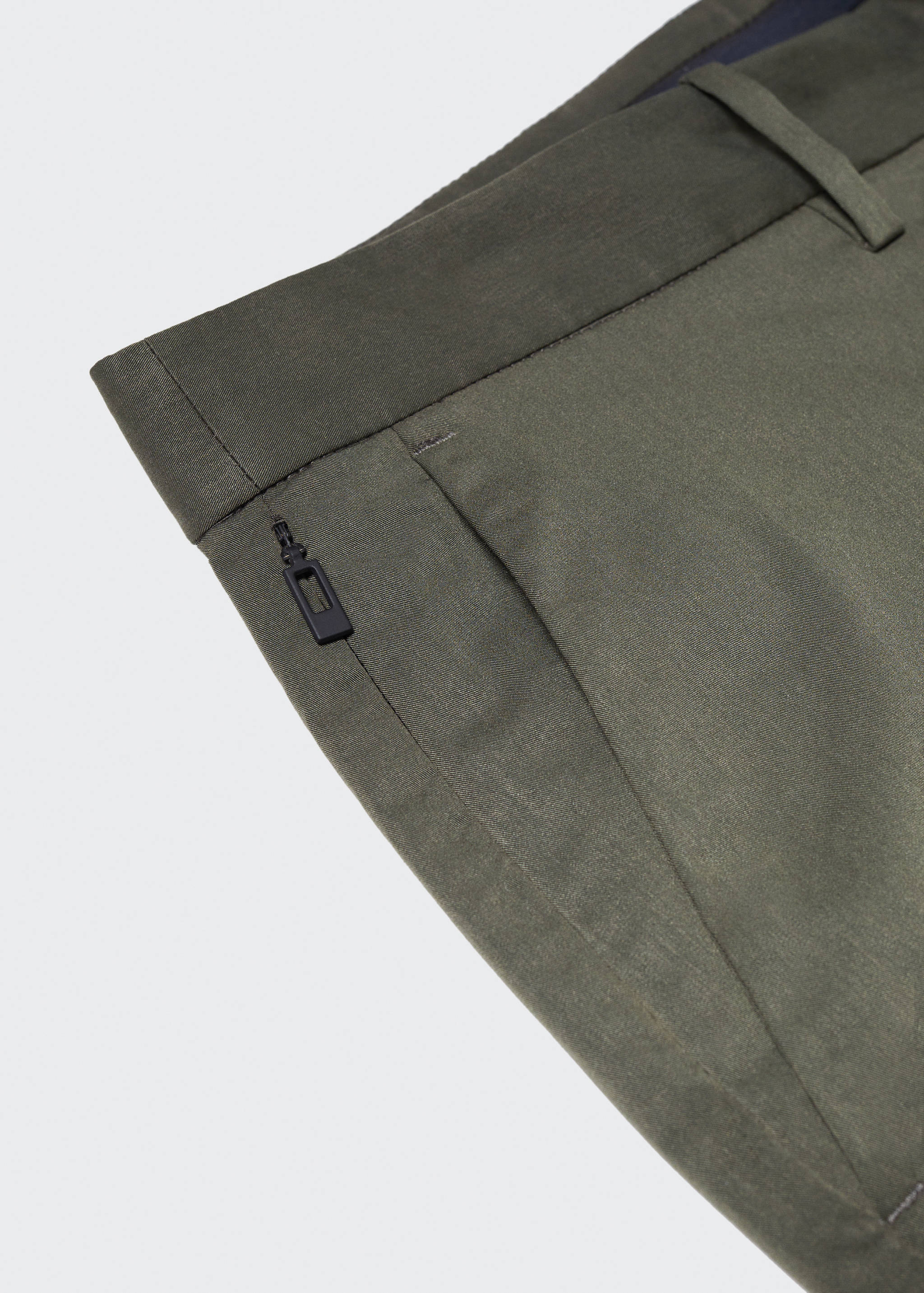 Technical fabric cargo trousers with non-crease fabric - Details of the article 8