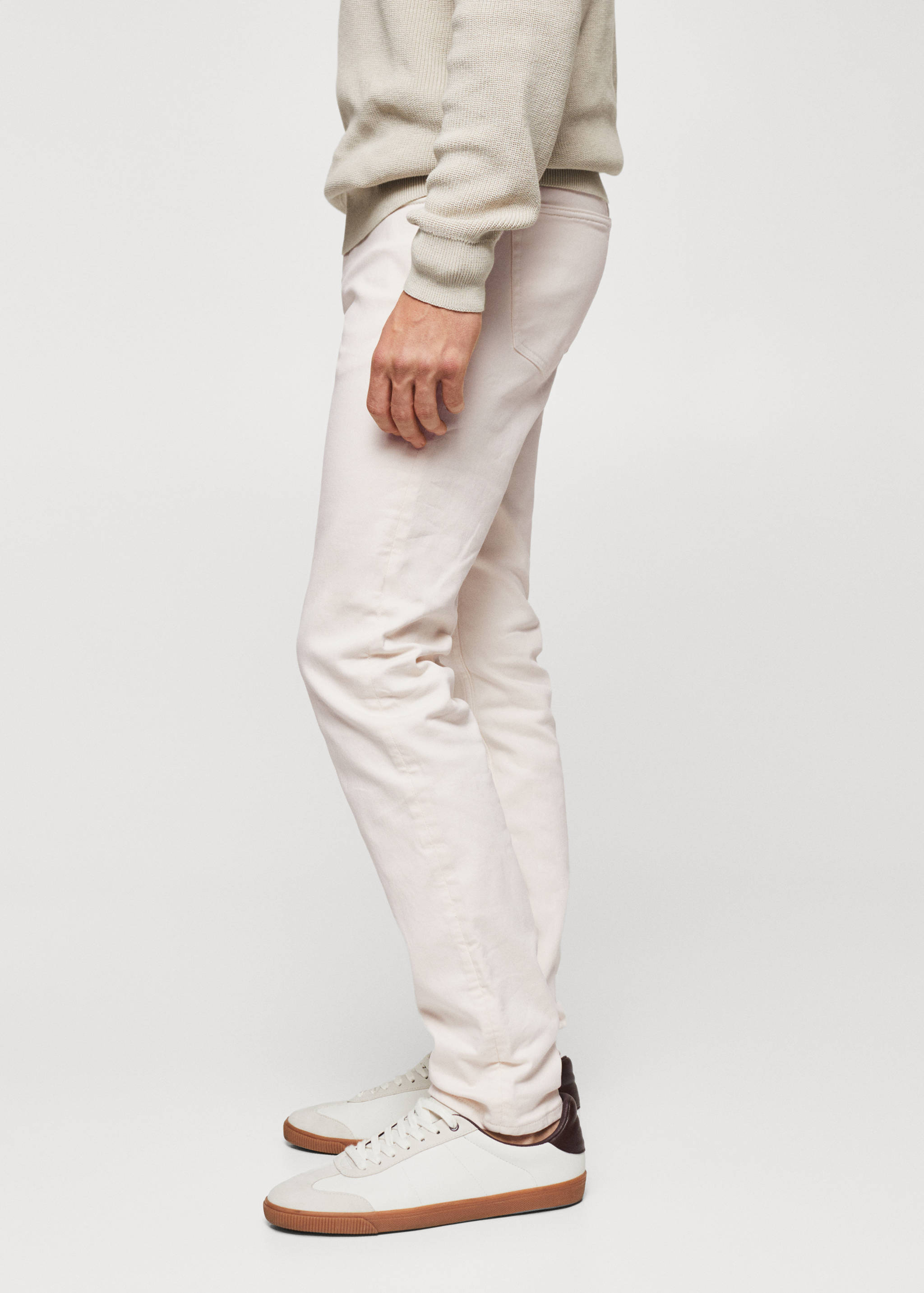 Slim-fit coloured jeans - Details of the article 4