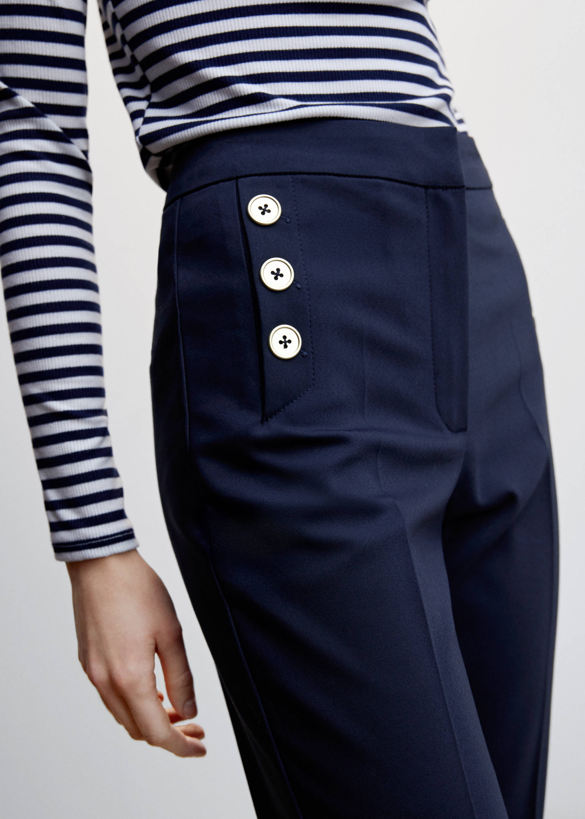 Cropped button pants - Details of the article 6