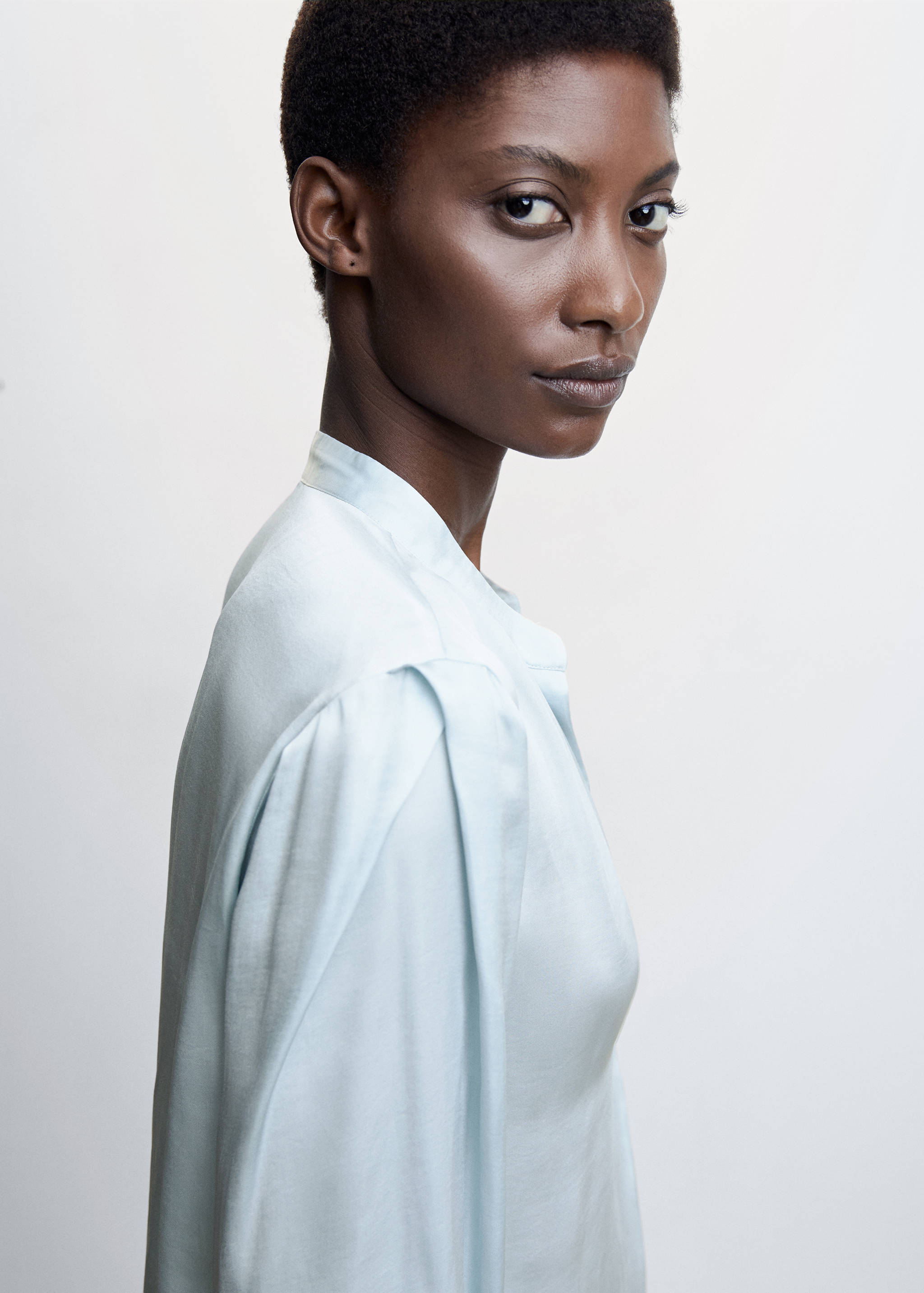 Mandarin-collar satin blouse - Details of the article 1