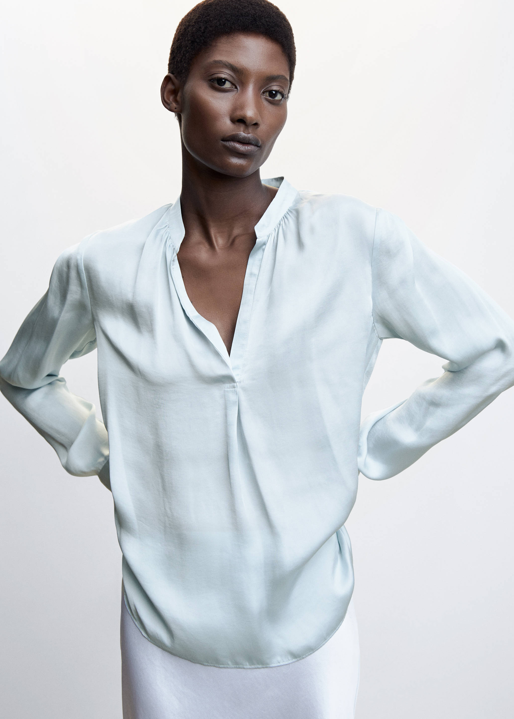 Mandarin-collar satin blouse - Details of the article 6