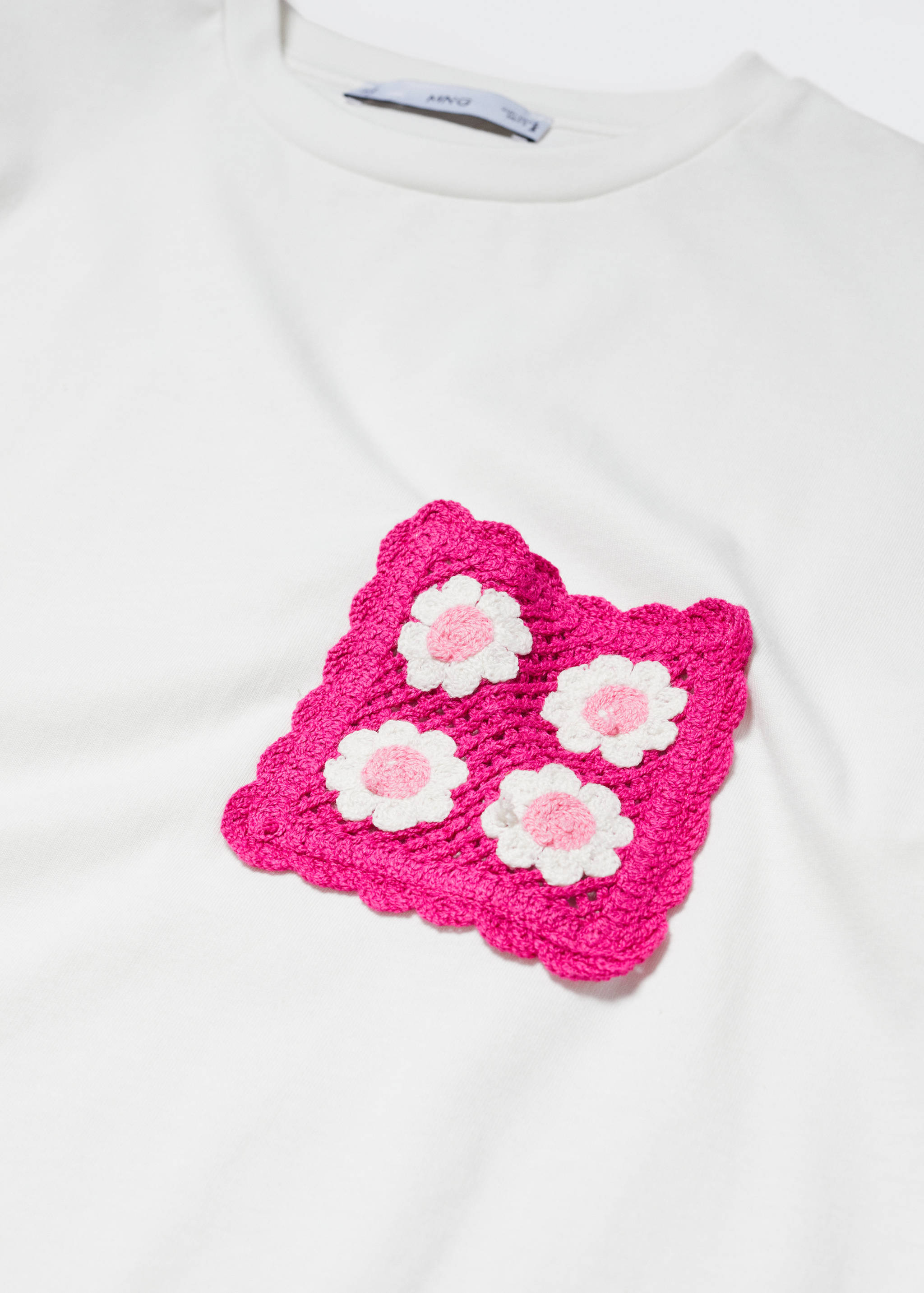 Crochet t-shirt with pocket - Details of the article 8