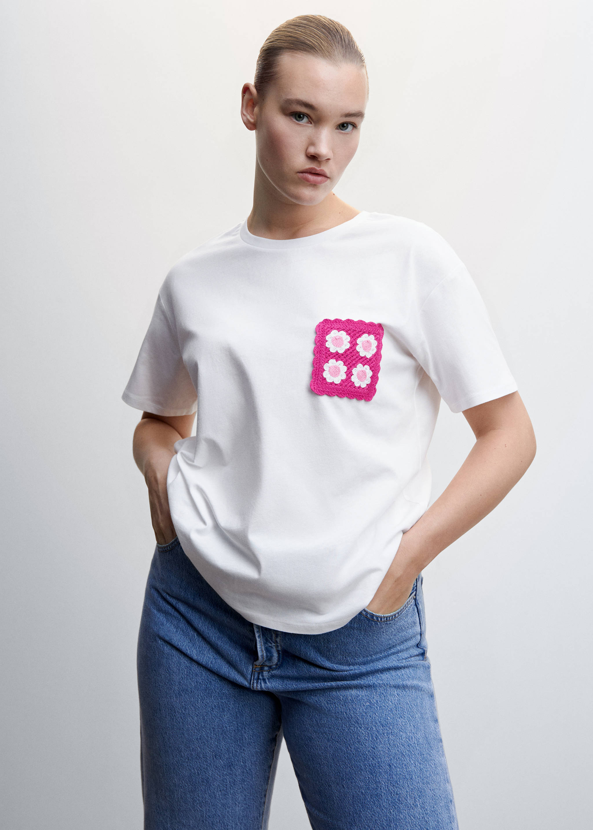 Crochet t-shirt with pocket - Details of the article 5