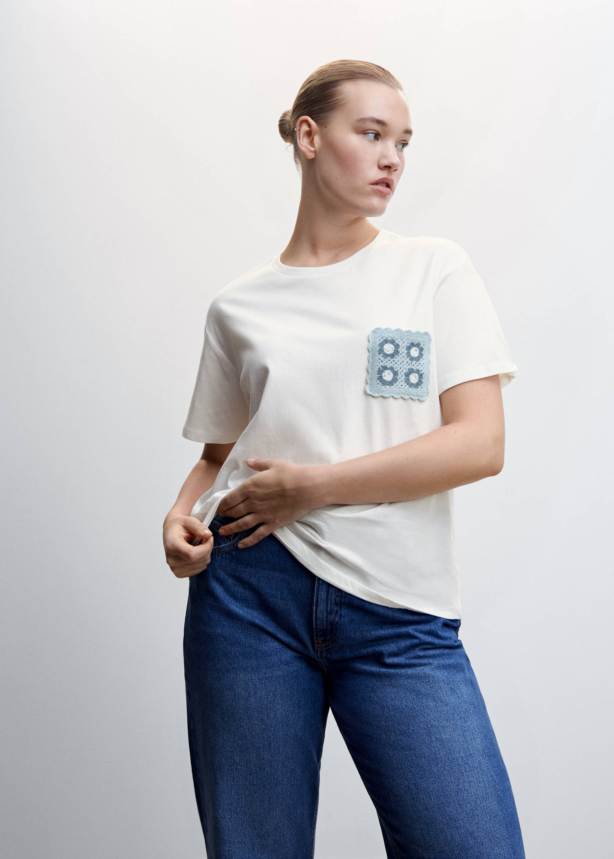 Crochet t-shirt with pocket - Details of the article 5