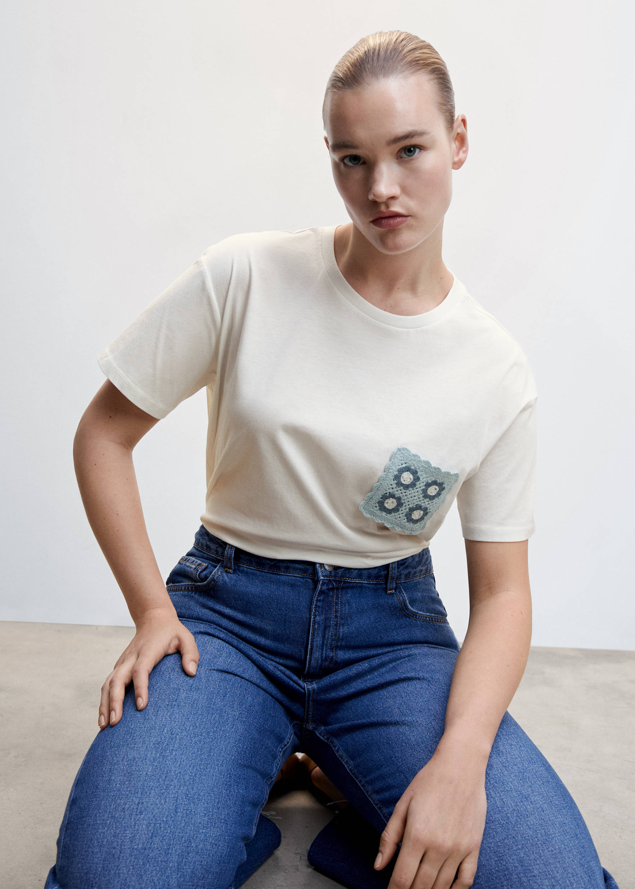 Crochet t-shirt with pocket - Details of the article 4