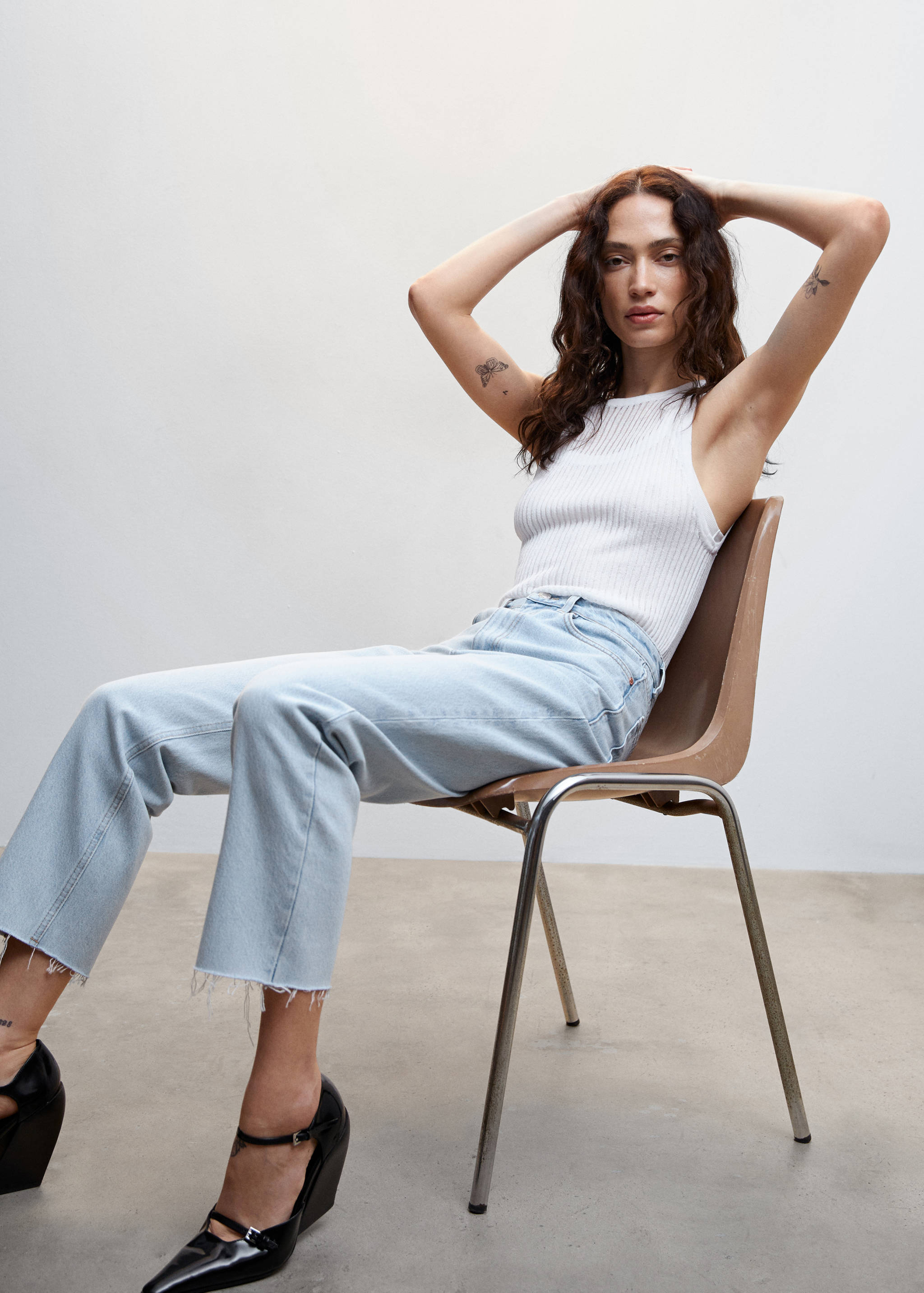 High waist straight jeans - Details of the article 2