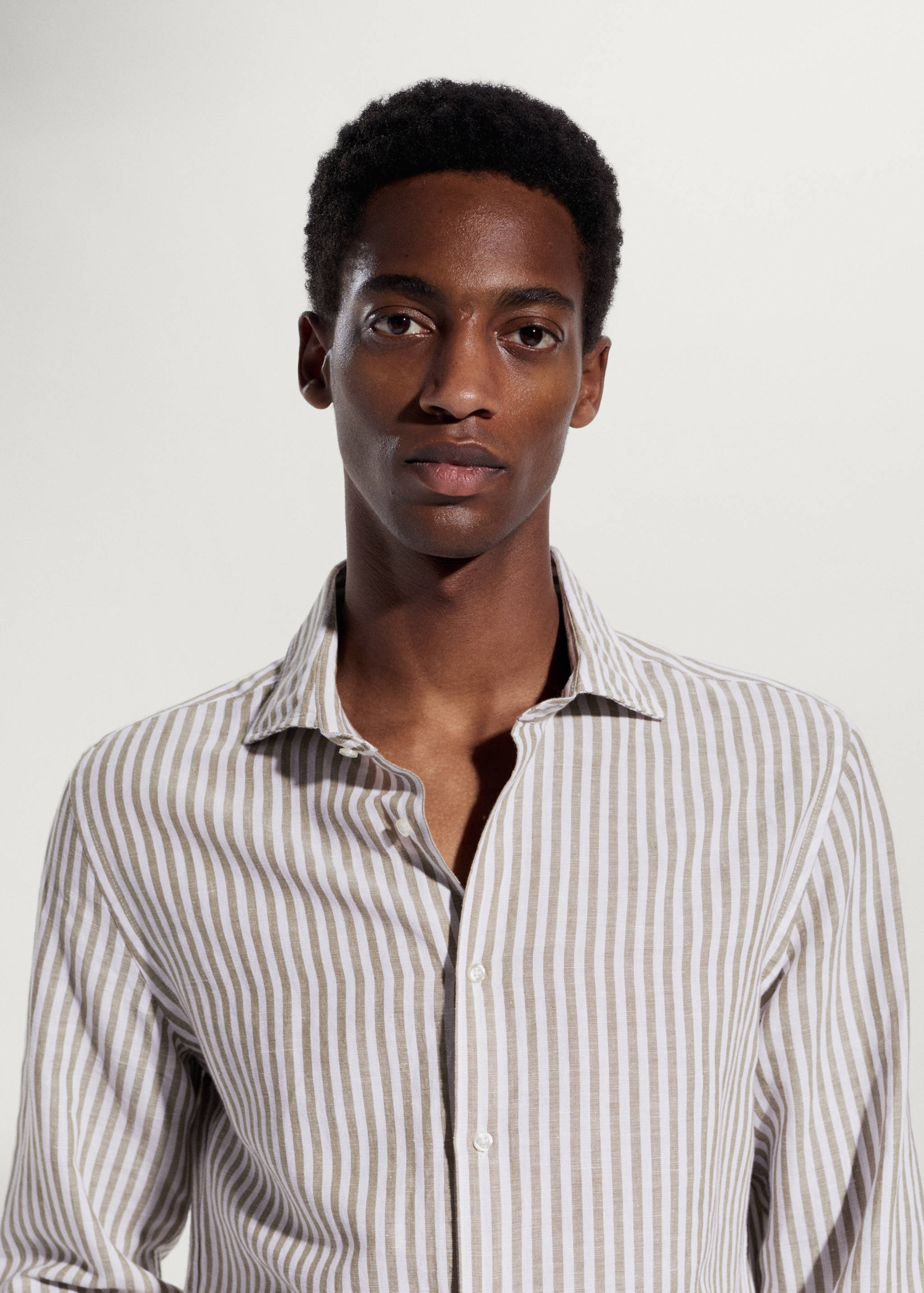 Slim fit striped linen shirt - Details of the article 1