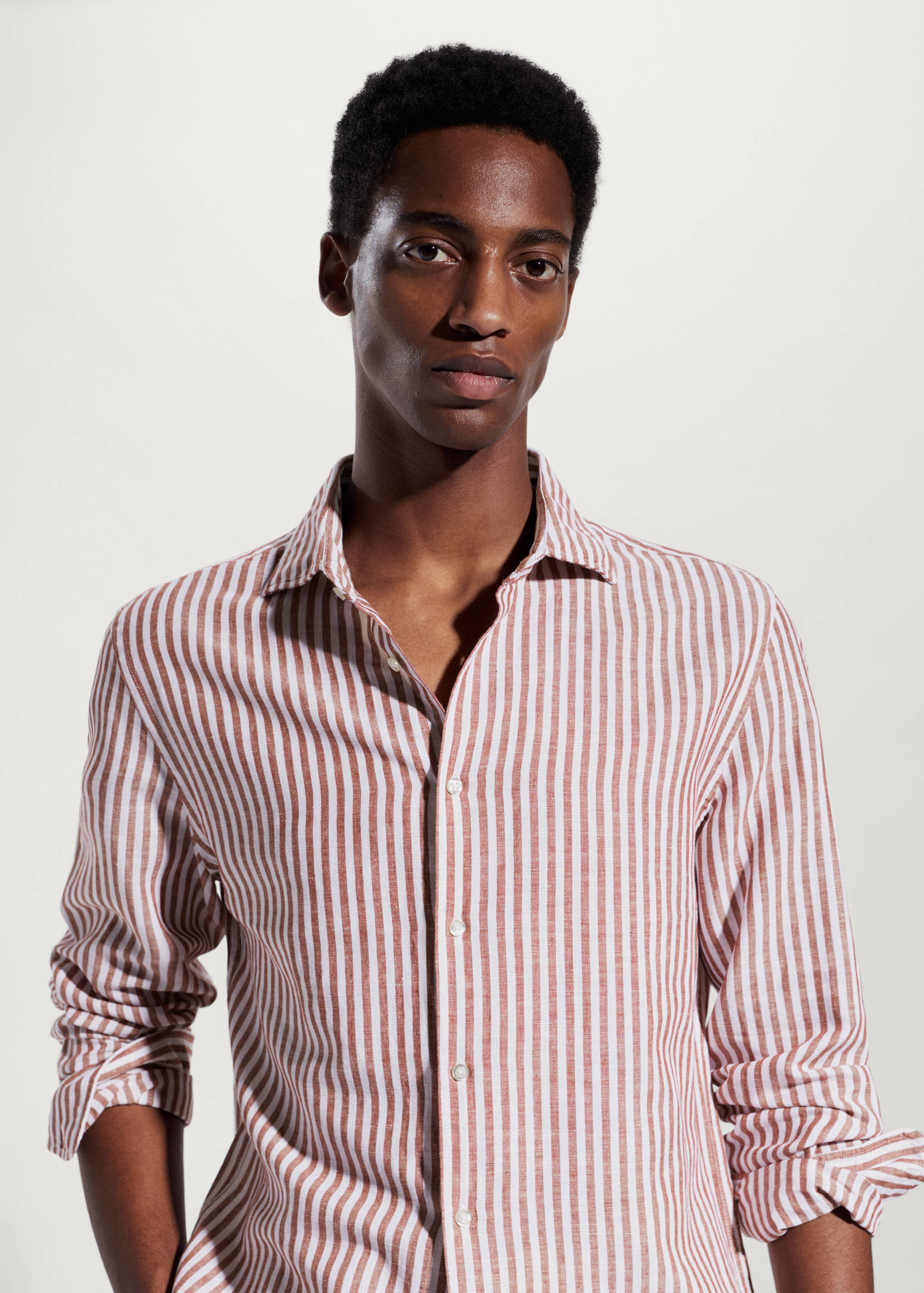 Slim fit striped linen shirt - Details of the article 1