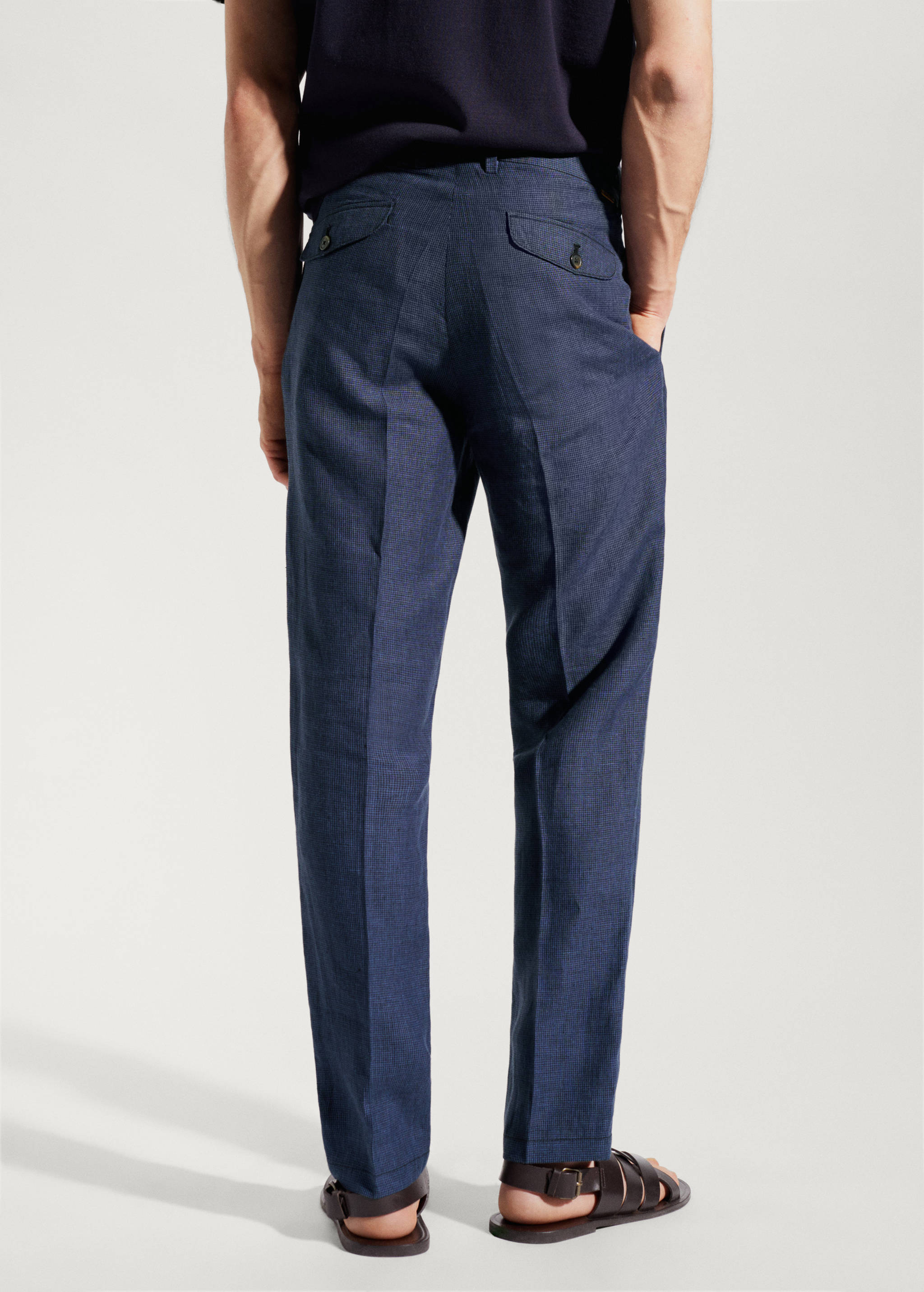 Slim-fit 100% linen trousers - Reverse of the article