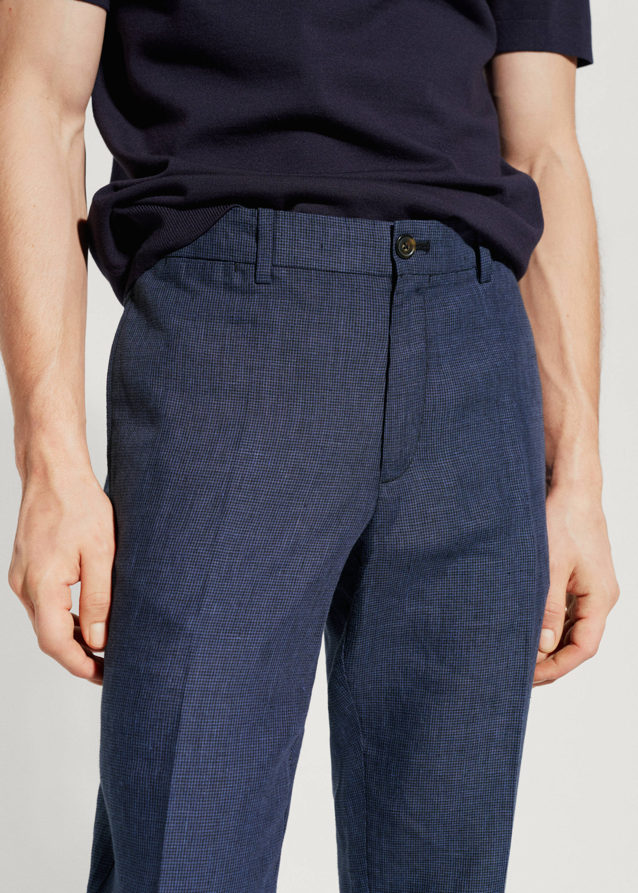 Slim-fit 100% linen trousers - Details of the article 1