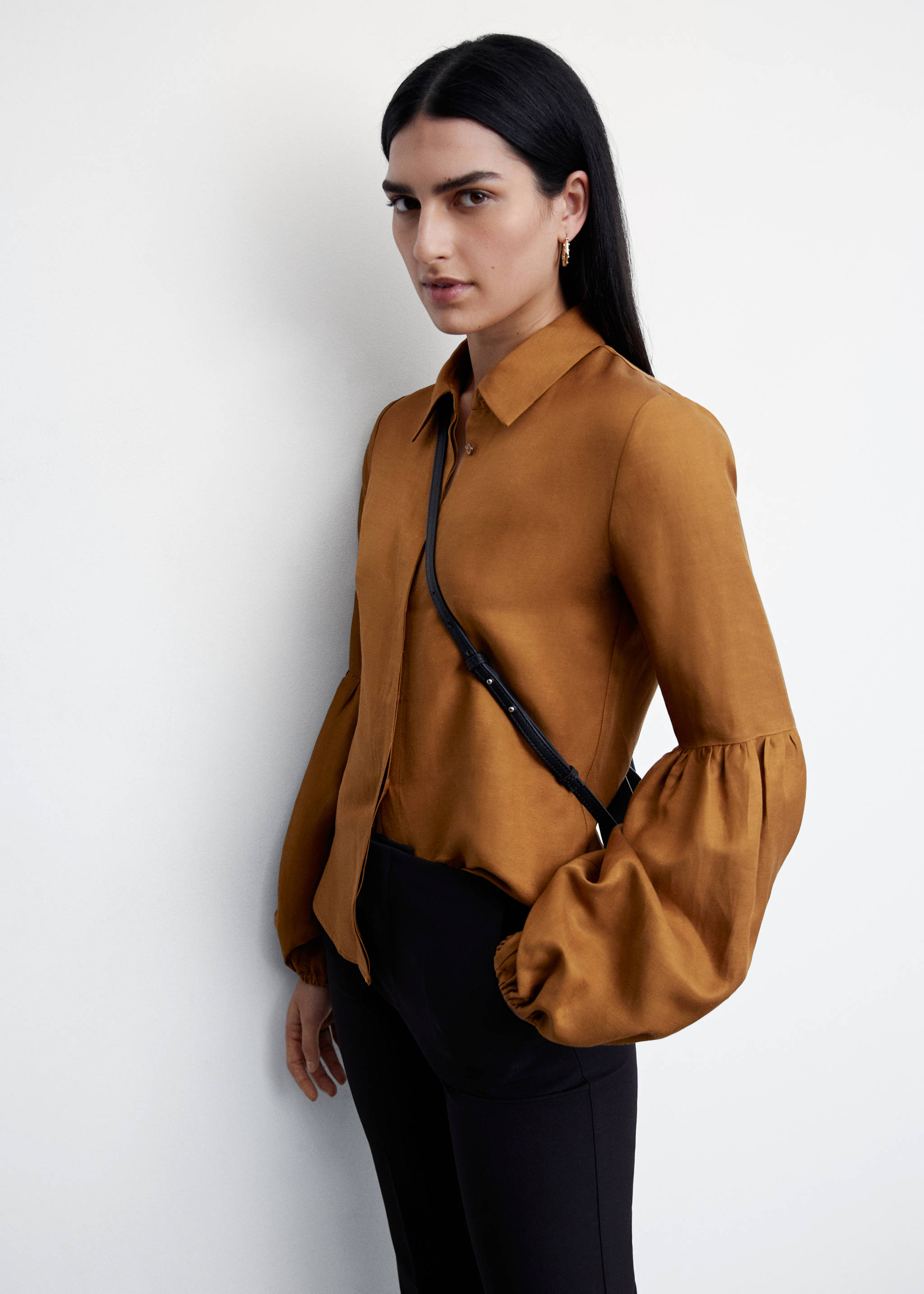 Puff sleeves blouse - Details of the article 2