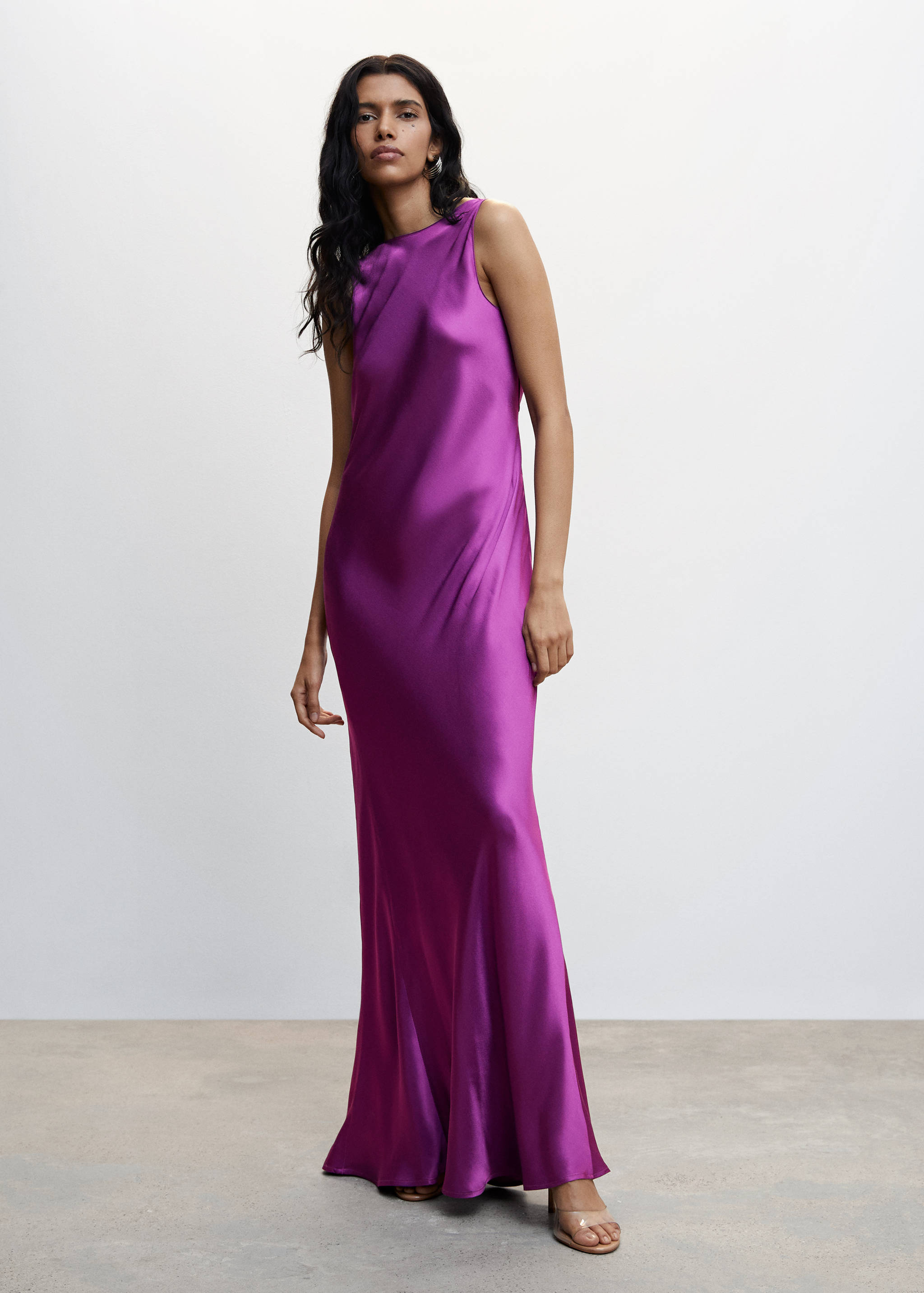 Open-back satin-effect dress - General plane