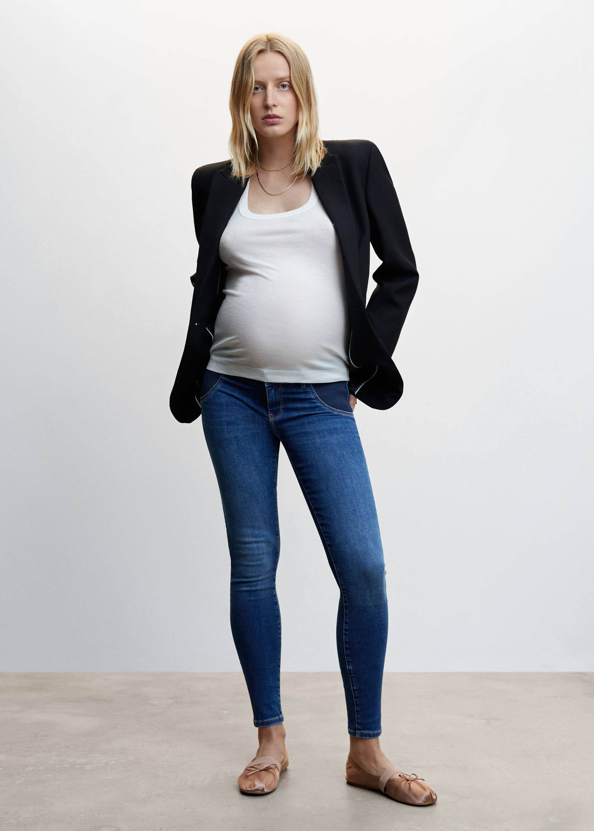 Maternity skinny jeans - General plane
