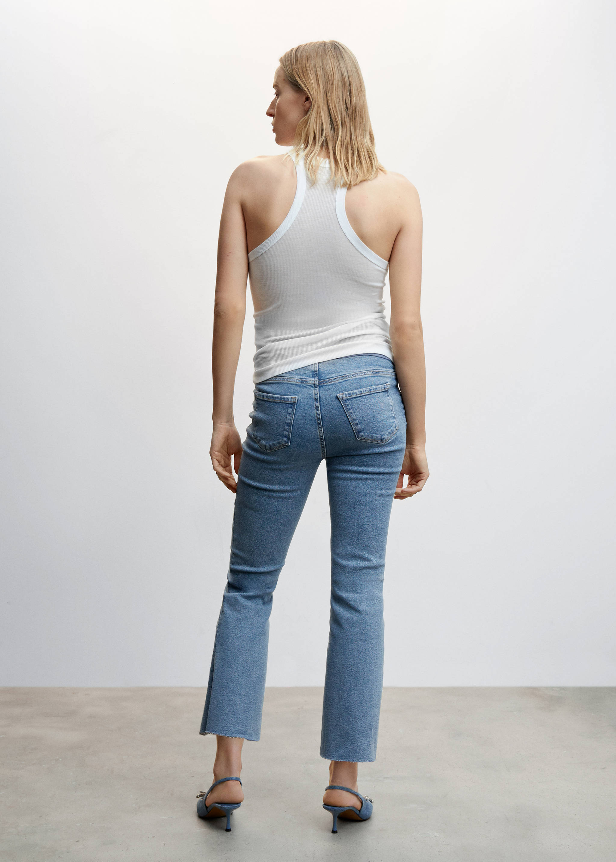 Maternity flared cropped jeans - Reverse of the article