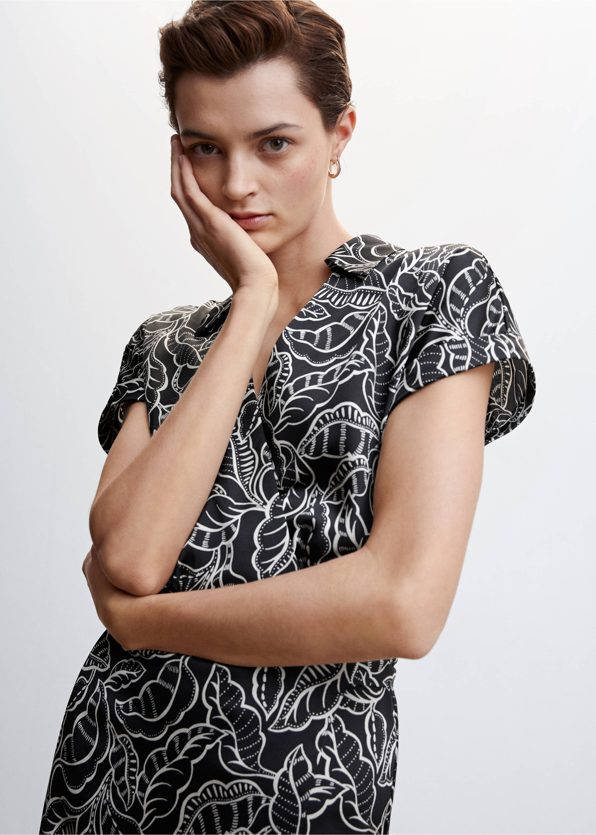 Robe cache-cœur imprimée - Détail de l'article 1, Noir. Ref: 47017118-00.