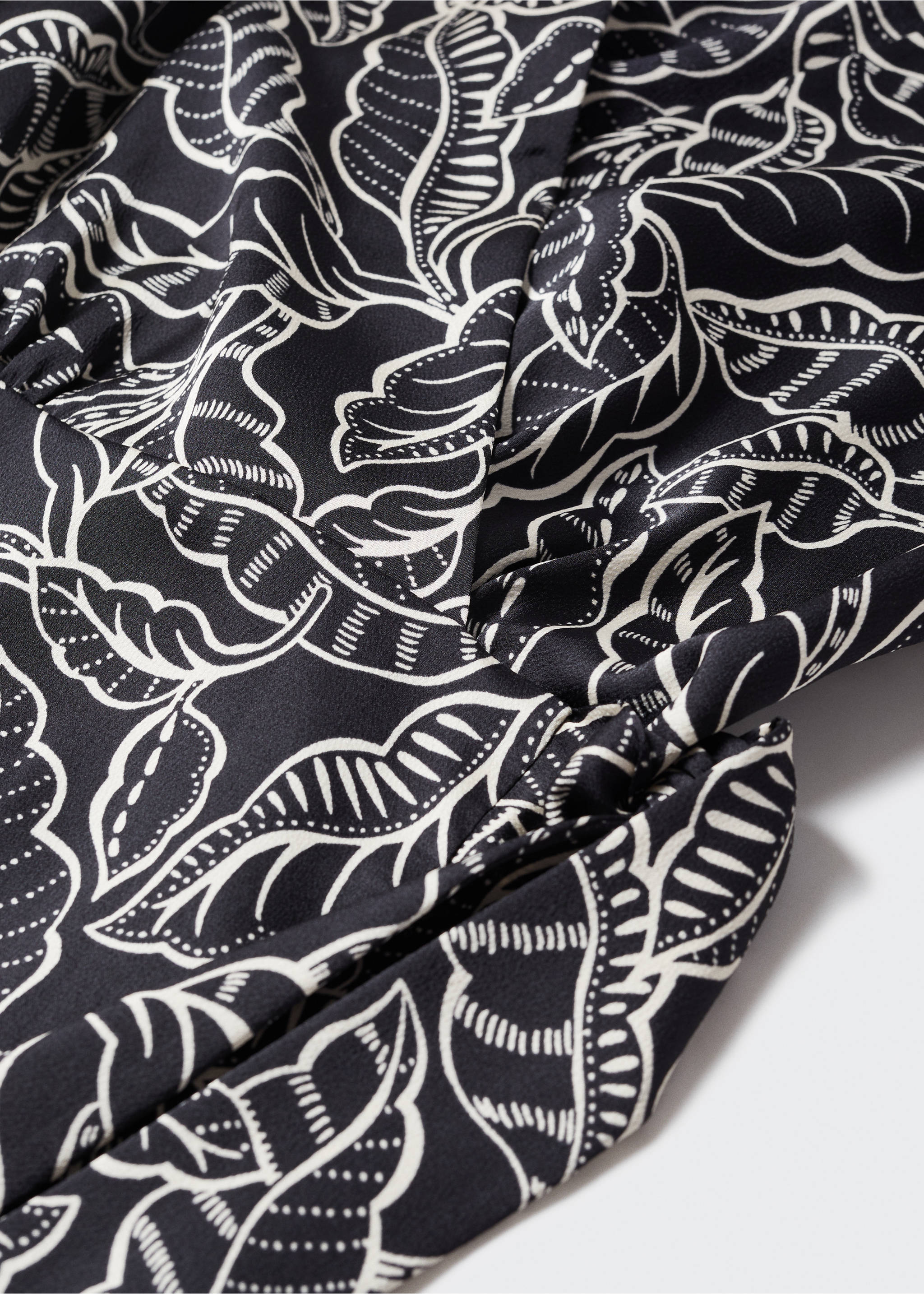 Robe cache-cœur imprimée - Détail de l'article 8, Noir. Ref: 47017118-00.