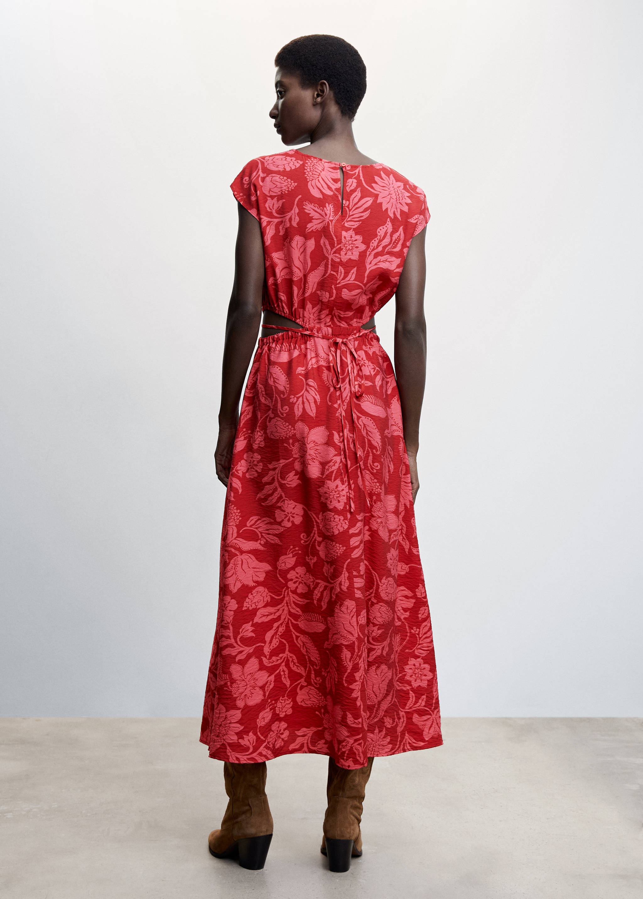 Robe fendue sur les côtés - Verso de l’article