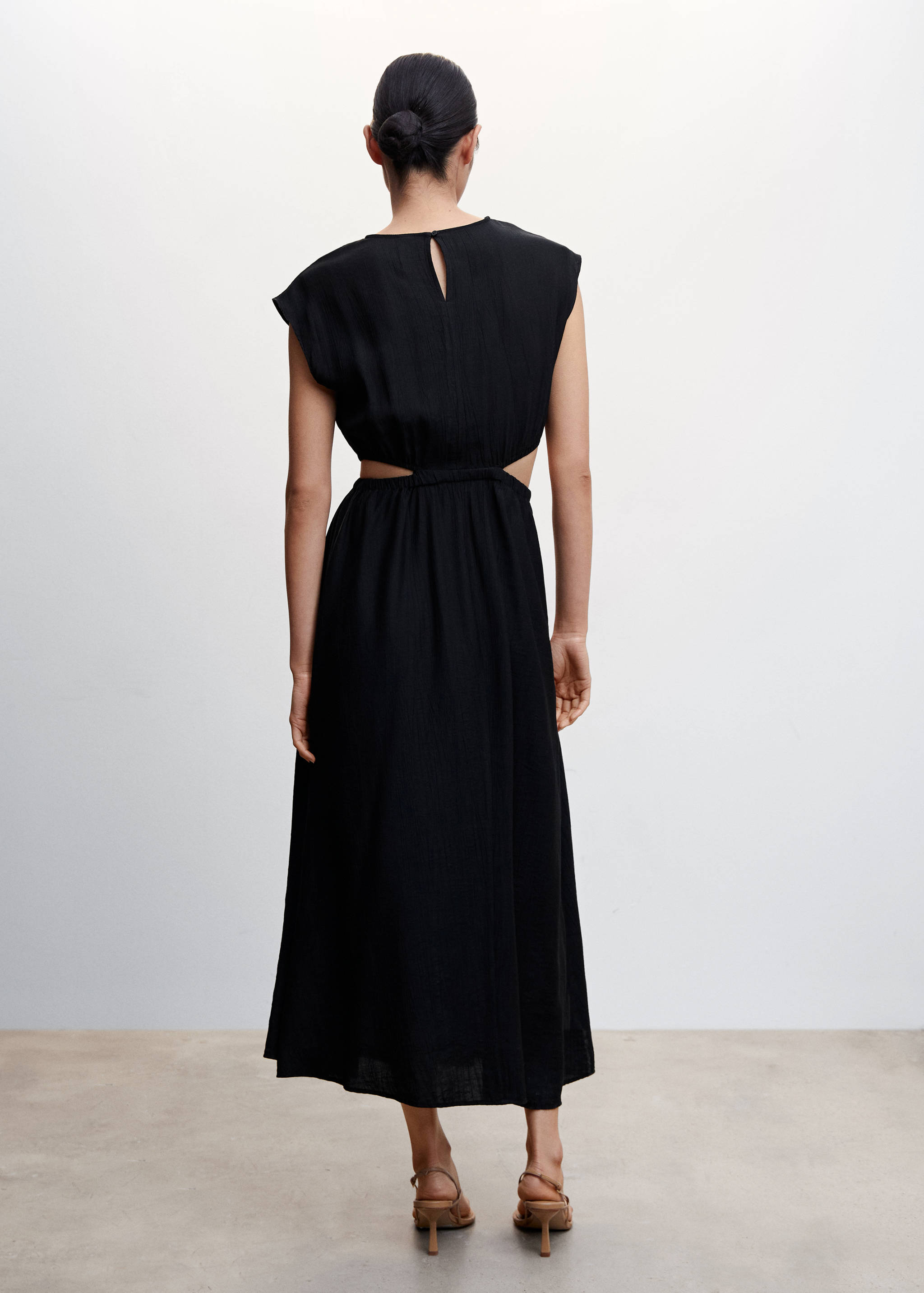 Robe fendue sur les côtés - Verso de l’article