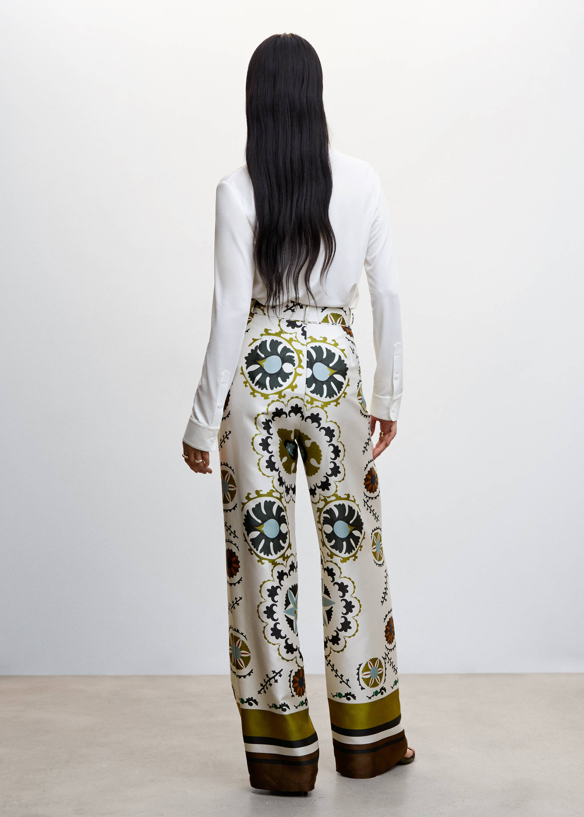 Pantalon satiné imprimé - Verso de l’article