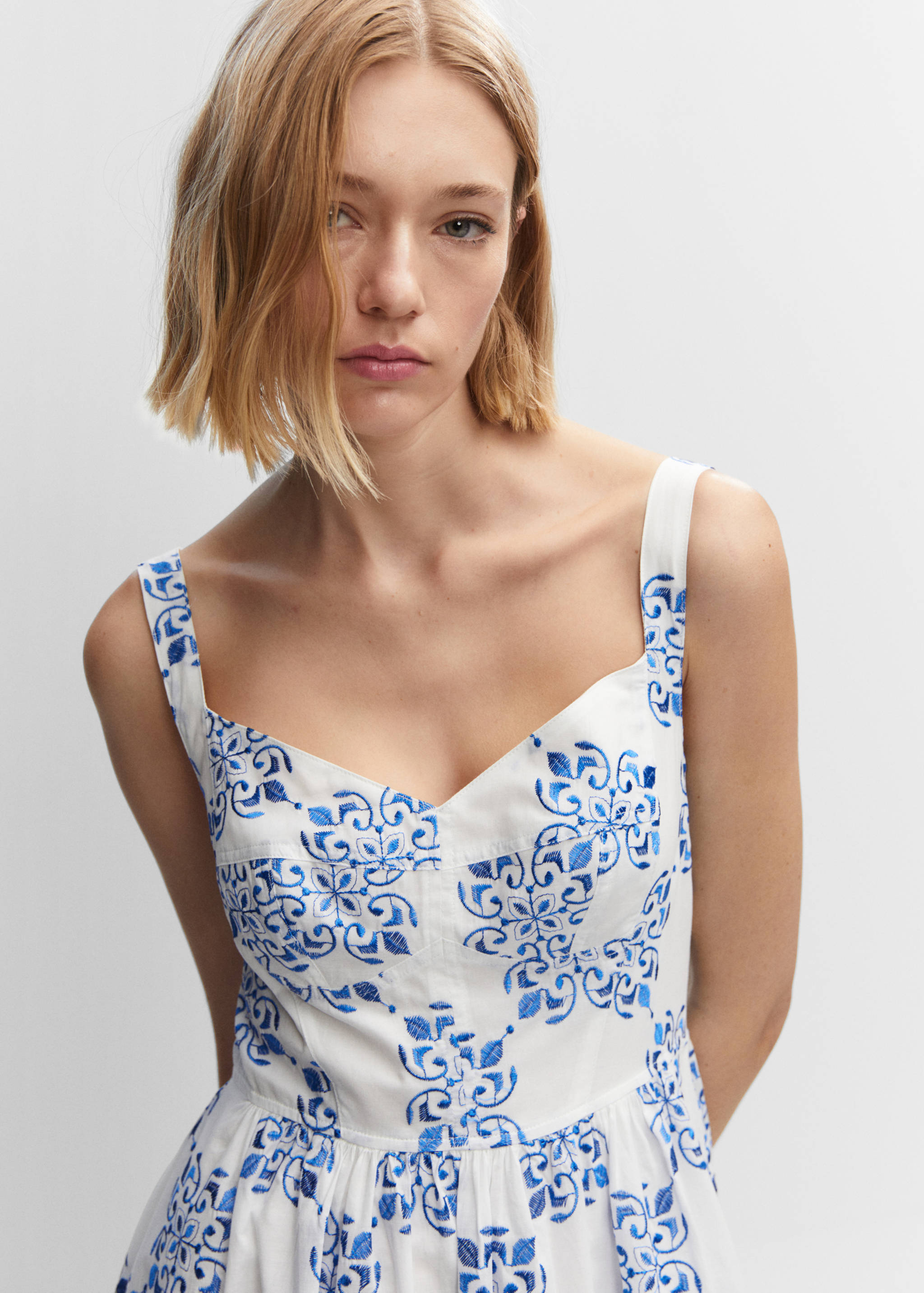 Robe évasée brodée - Détail de l'article 1