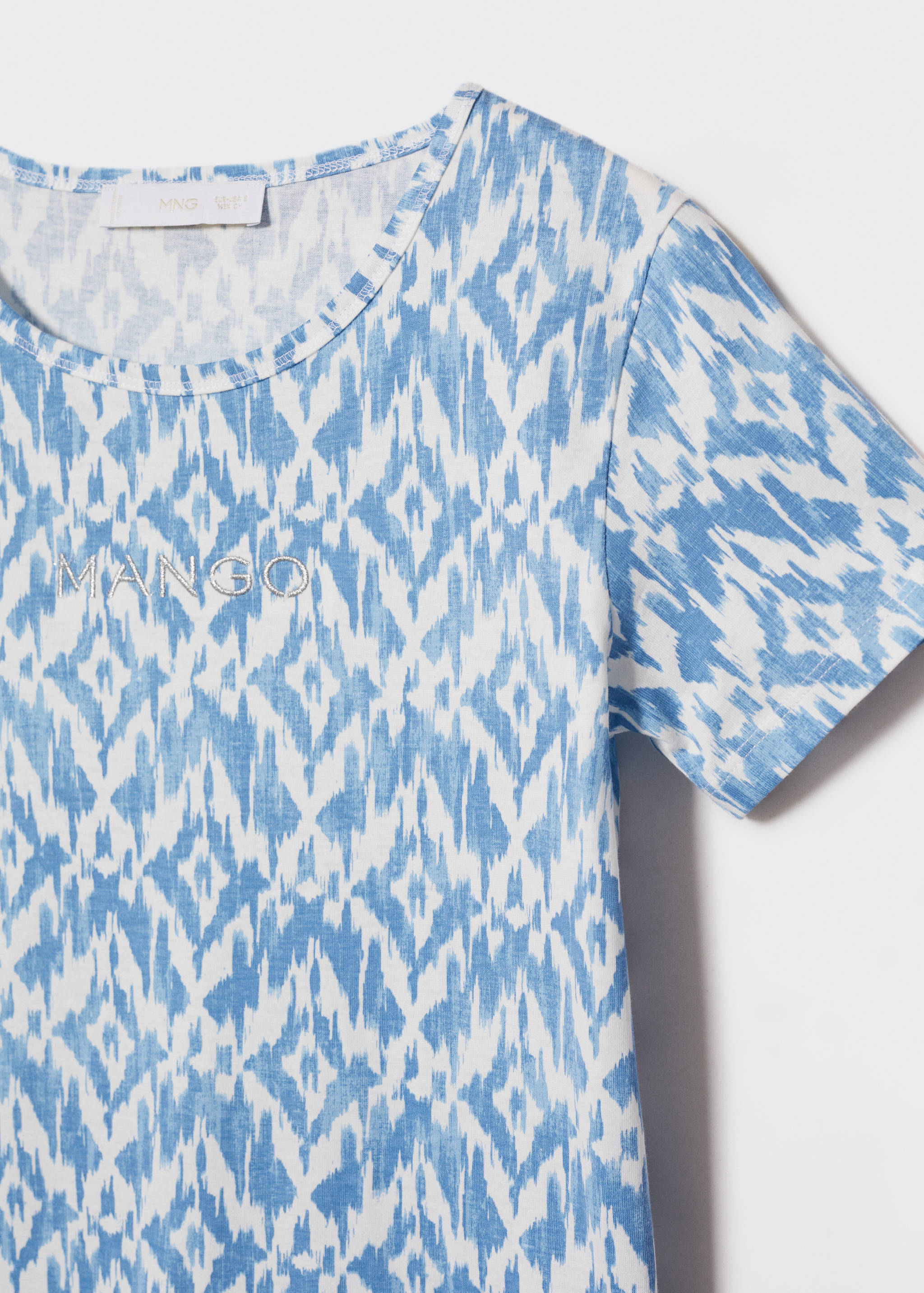 تي شيرت مطبوع عليه شعار مطرز - تفاصيل المنتج 8