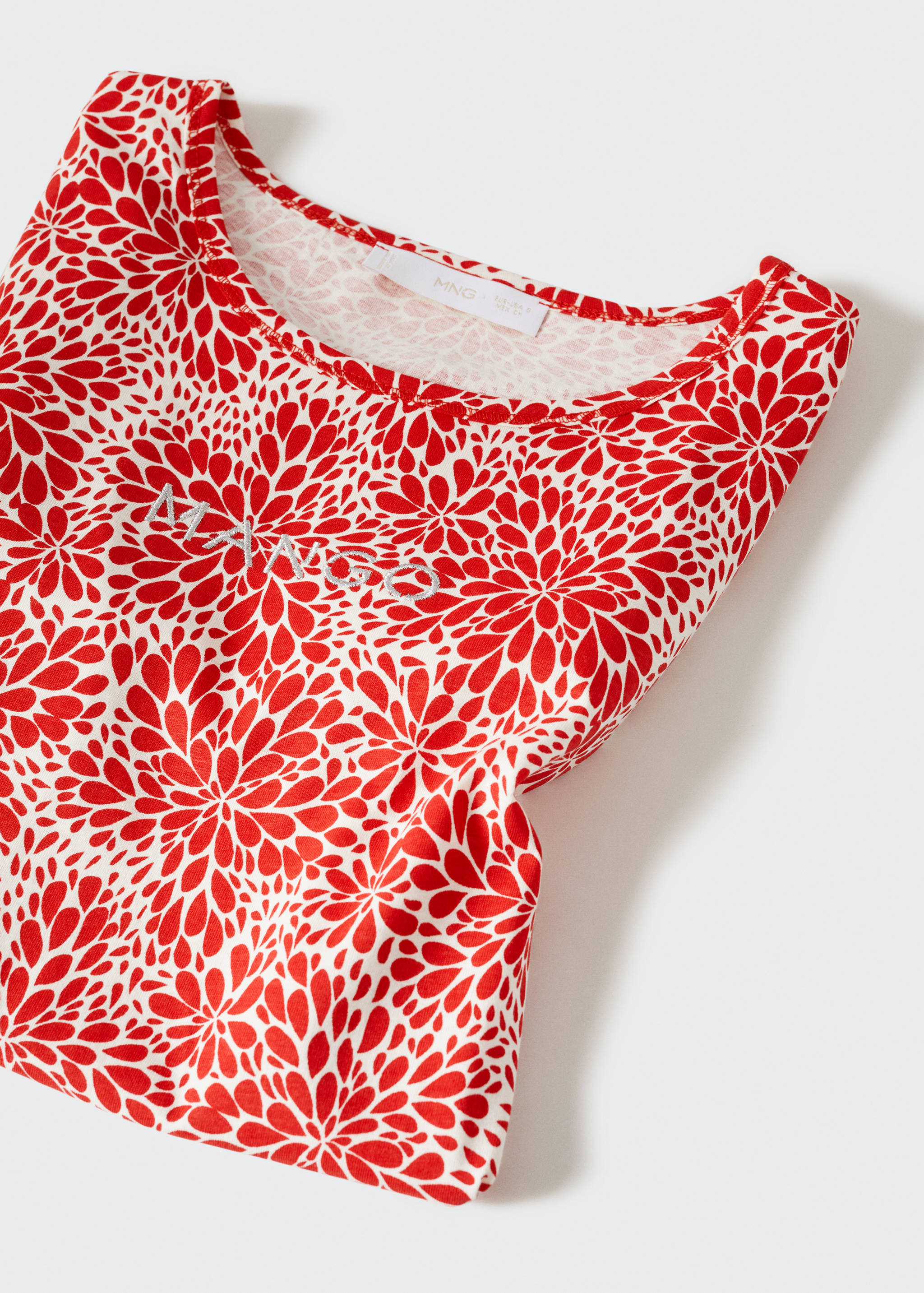 تي شيرت مطبوع عليه شعار مطرز - تفاصيل المنتج 8