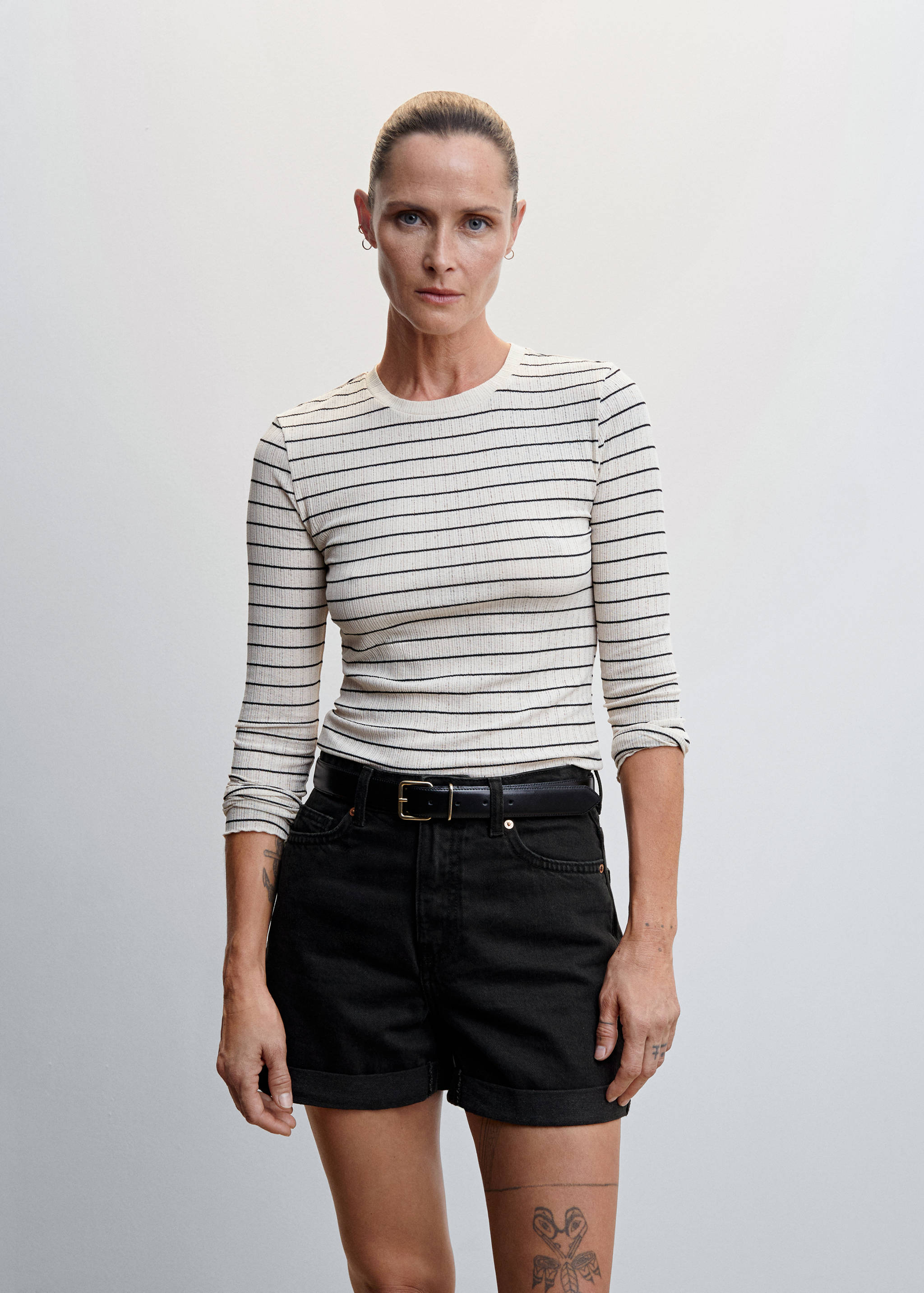 Shorts vaqueros mom-fit - Plano medio