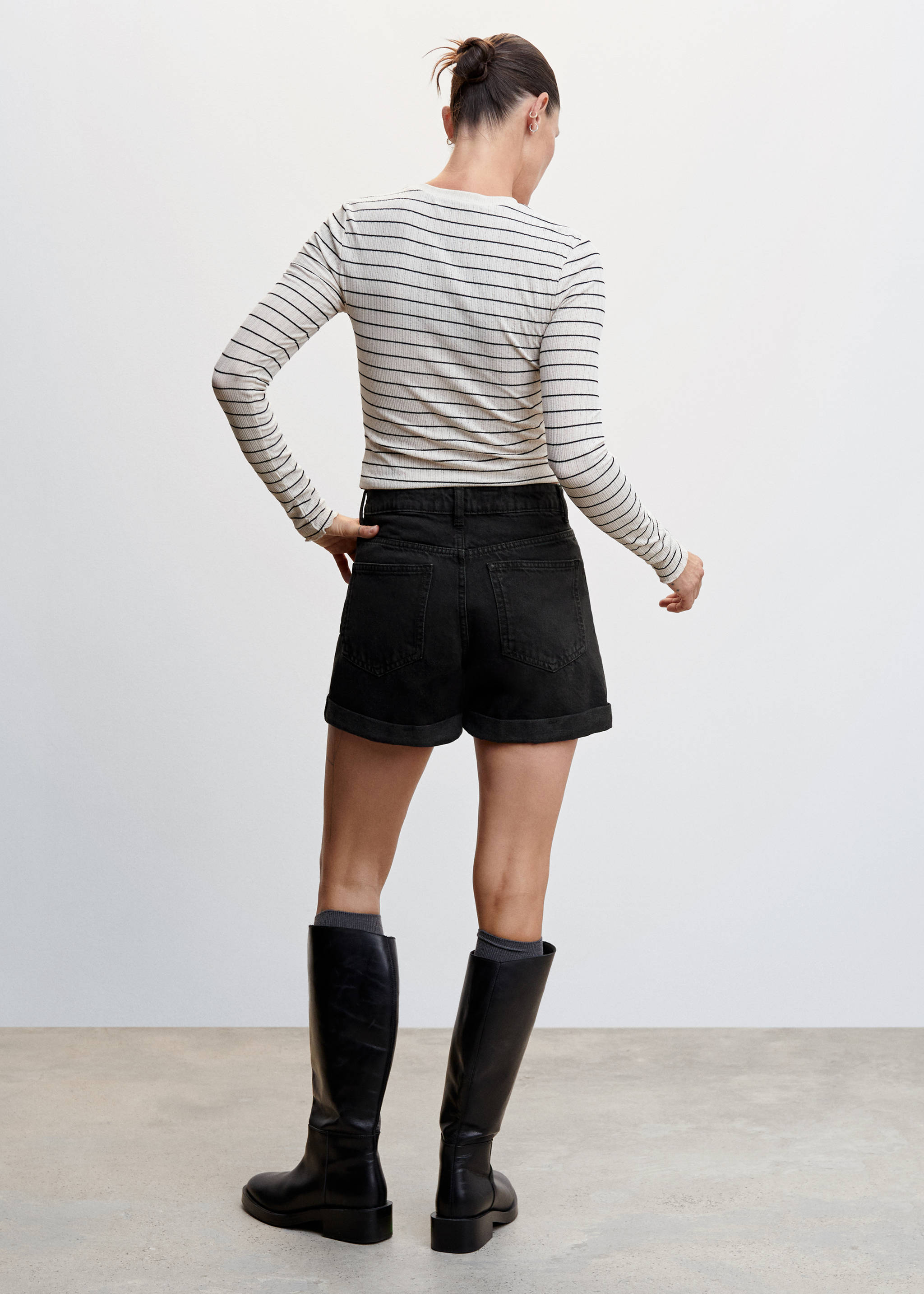 Shorts vaqueros mom-fit - Reverso del artículo