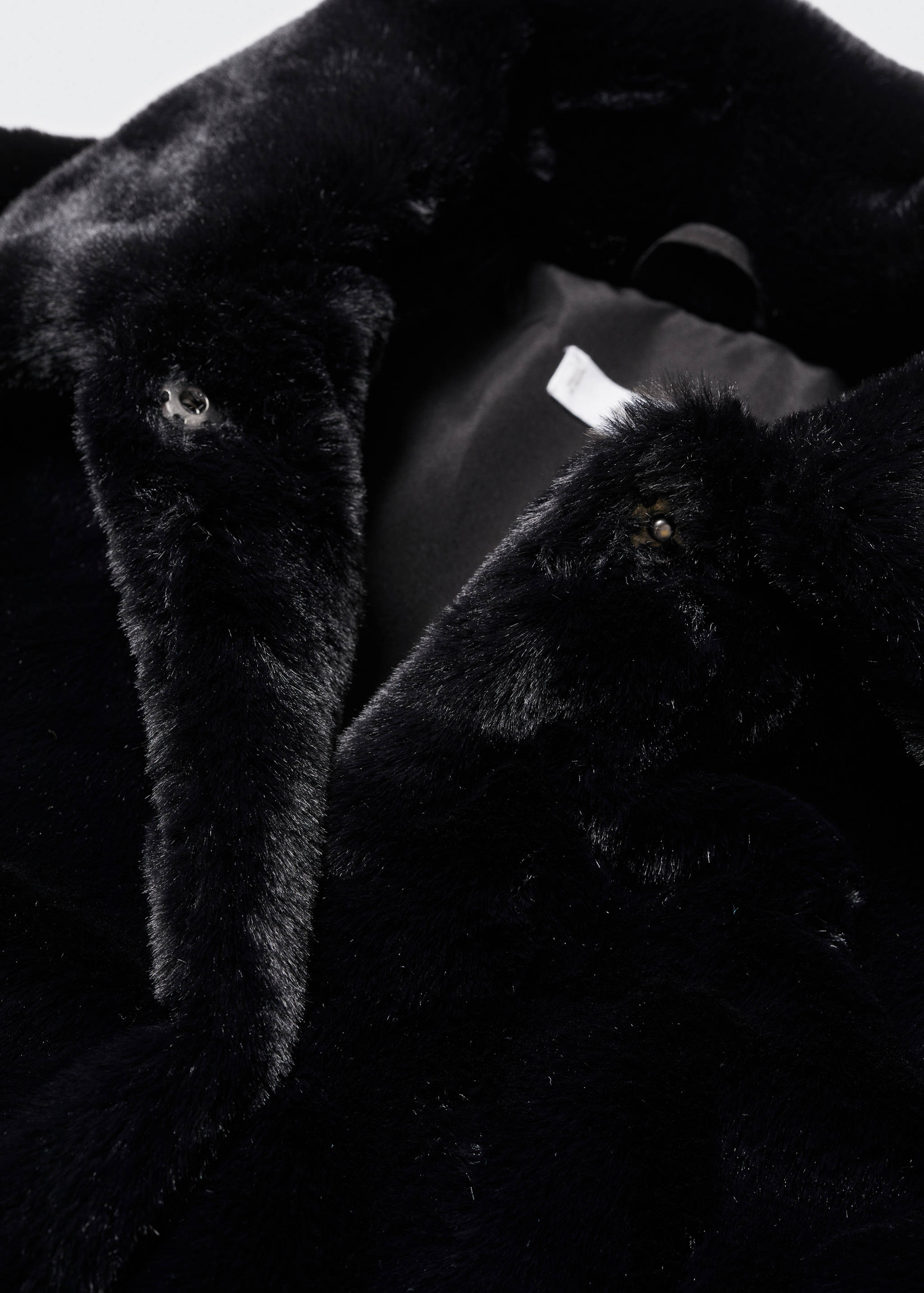 Fur-effect coat - Details of the article 8