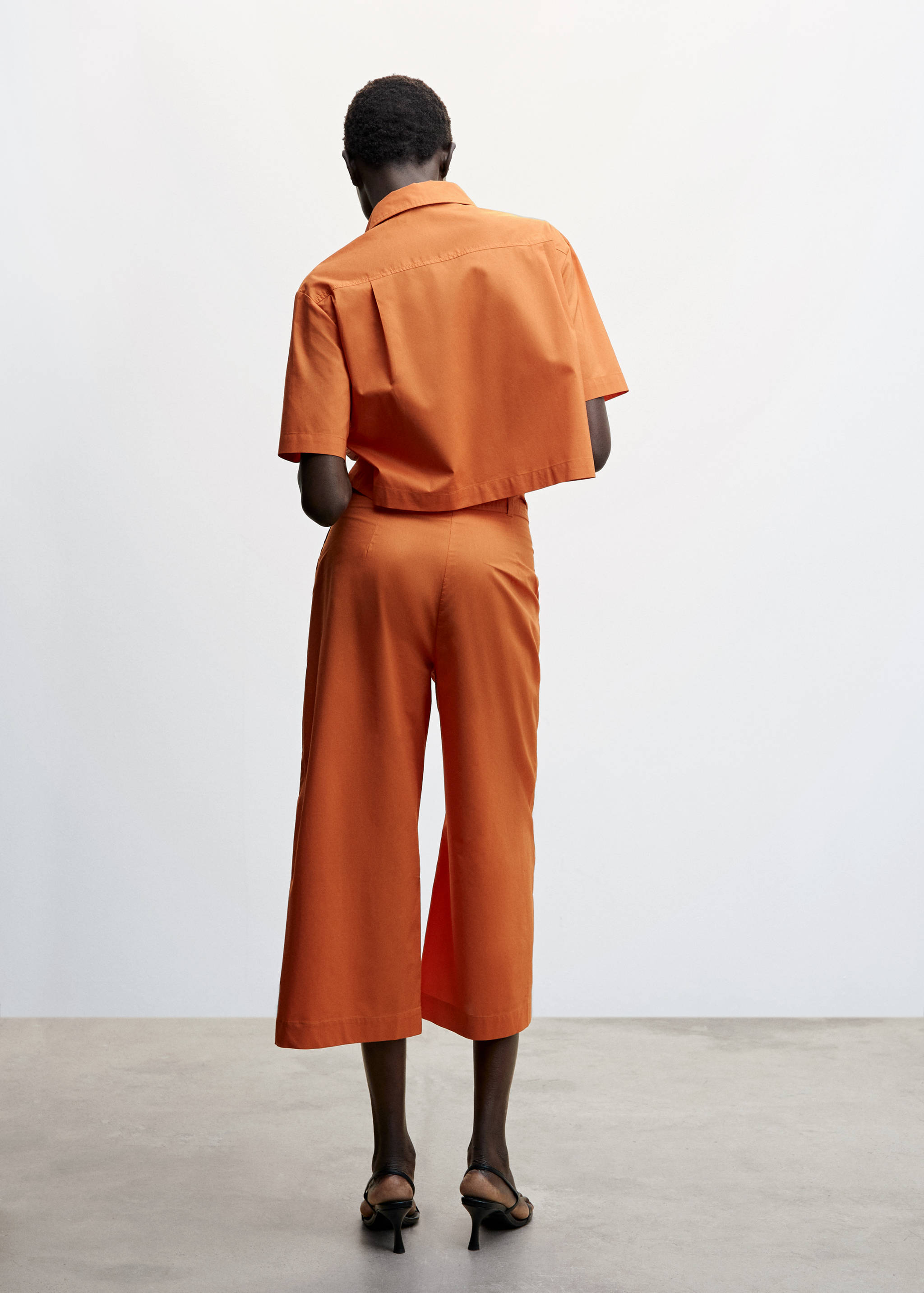 Pleated culottes trousers - Reverse of the article