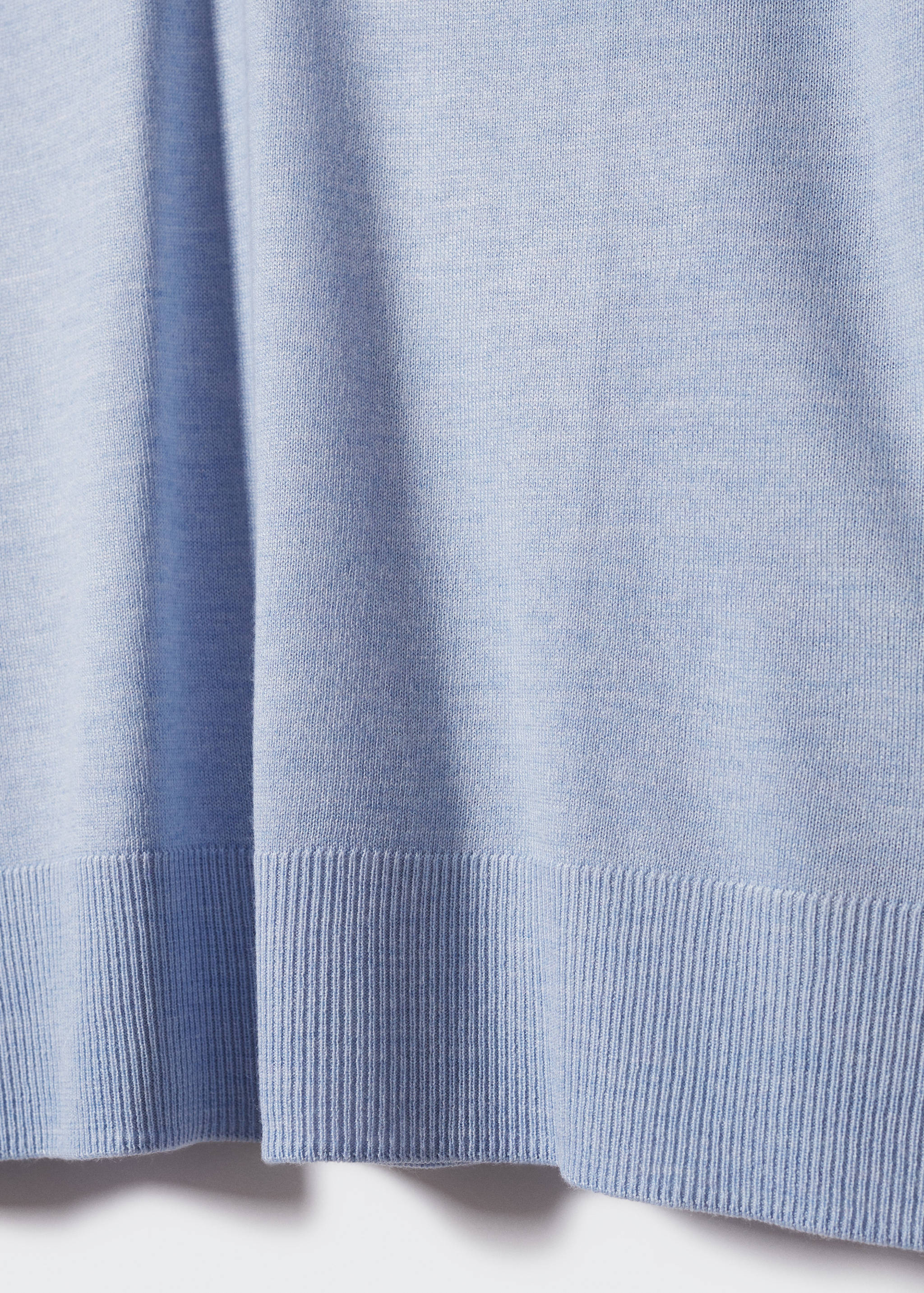 Fine-knit V-neck sweater - Details of the article 8