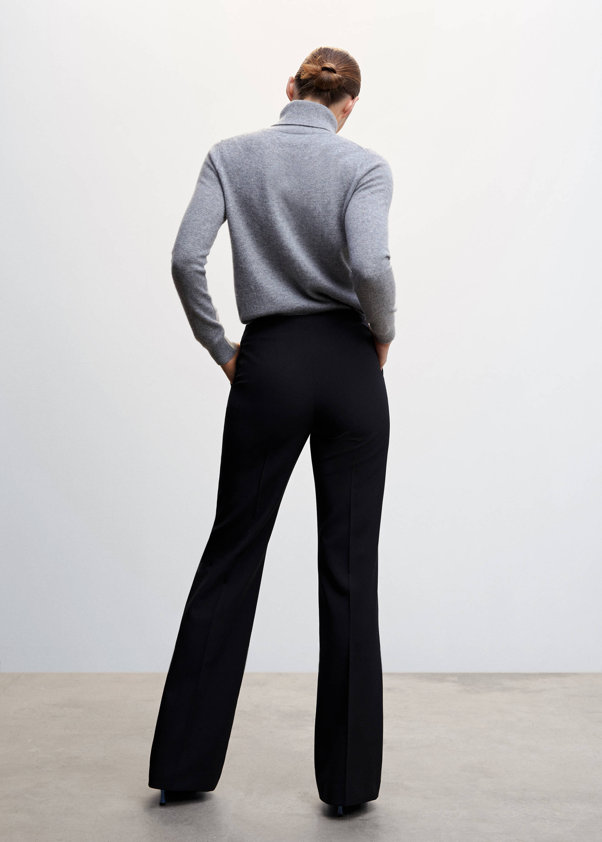 Wide leg fluid trousers - Reverse of the article