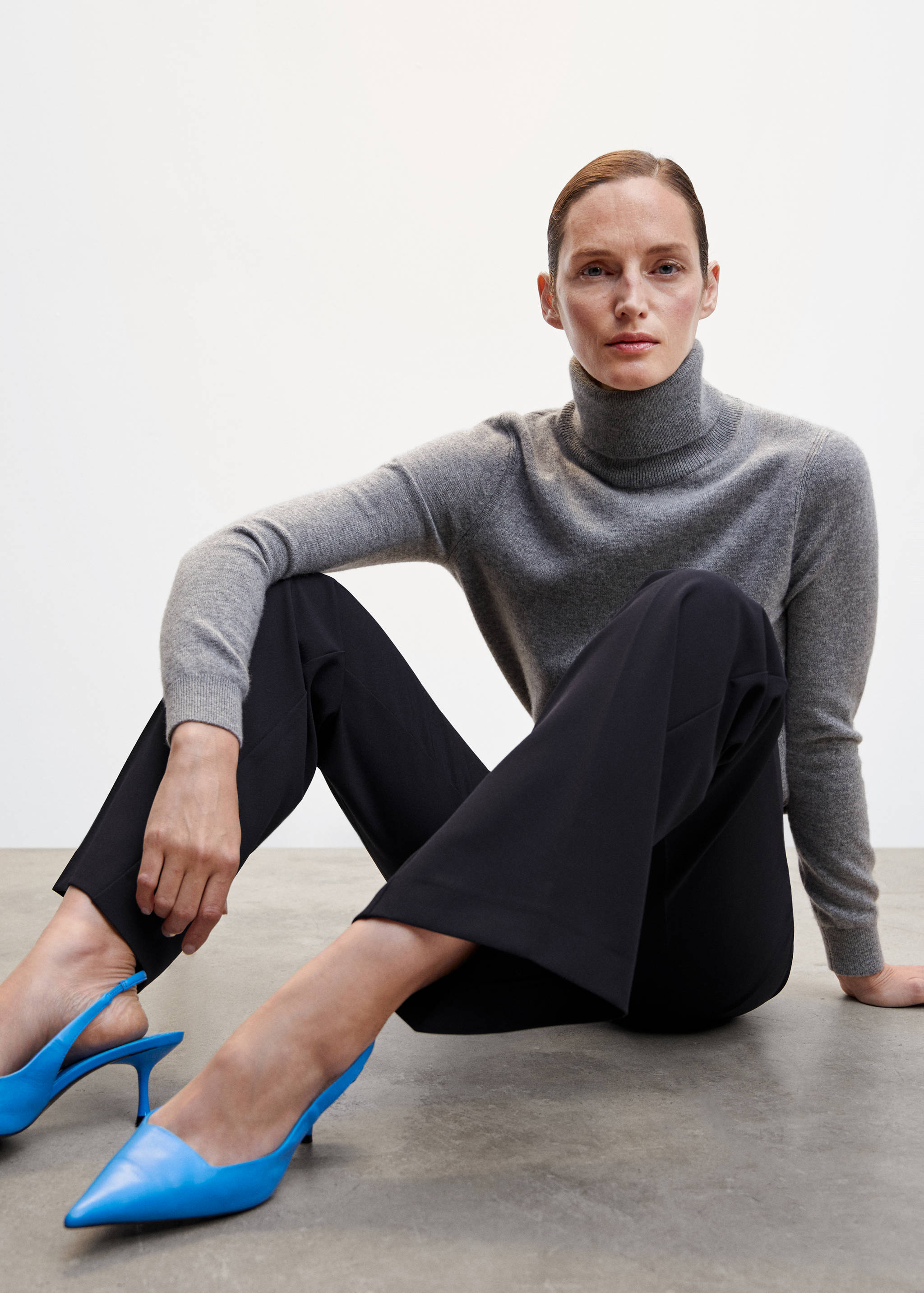 Wide leg fluid trousers - Details of the article 2