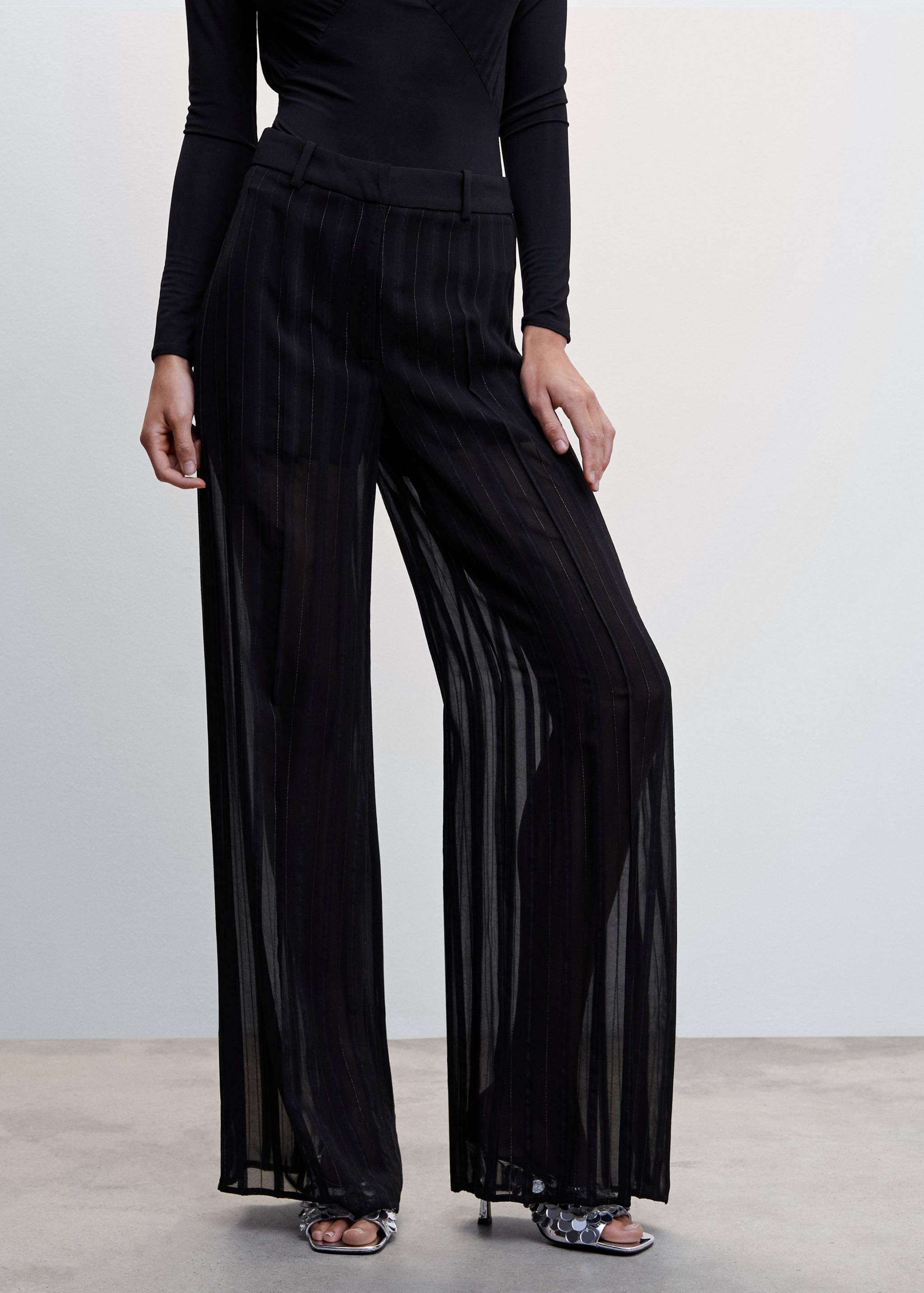 Wide leg fluid trousers - Details of the article 6