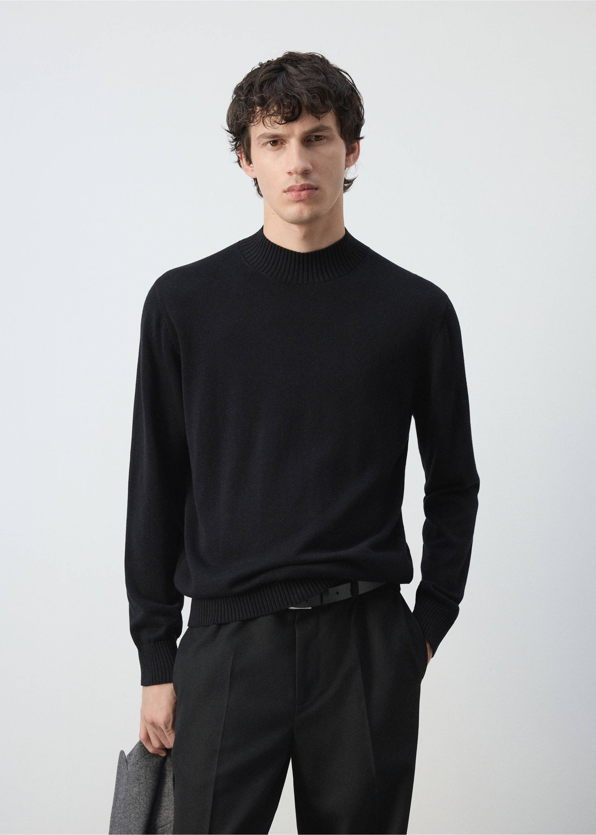 Black fine-knit mock-neck jersey with long sleeves., Black. Ref: 47021335-00.