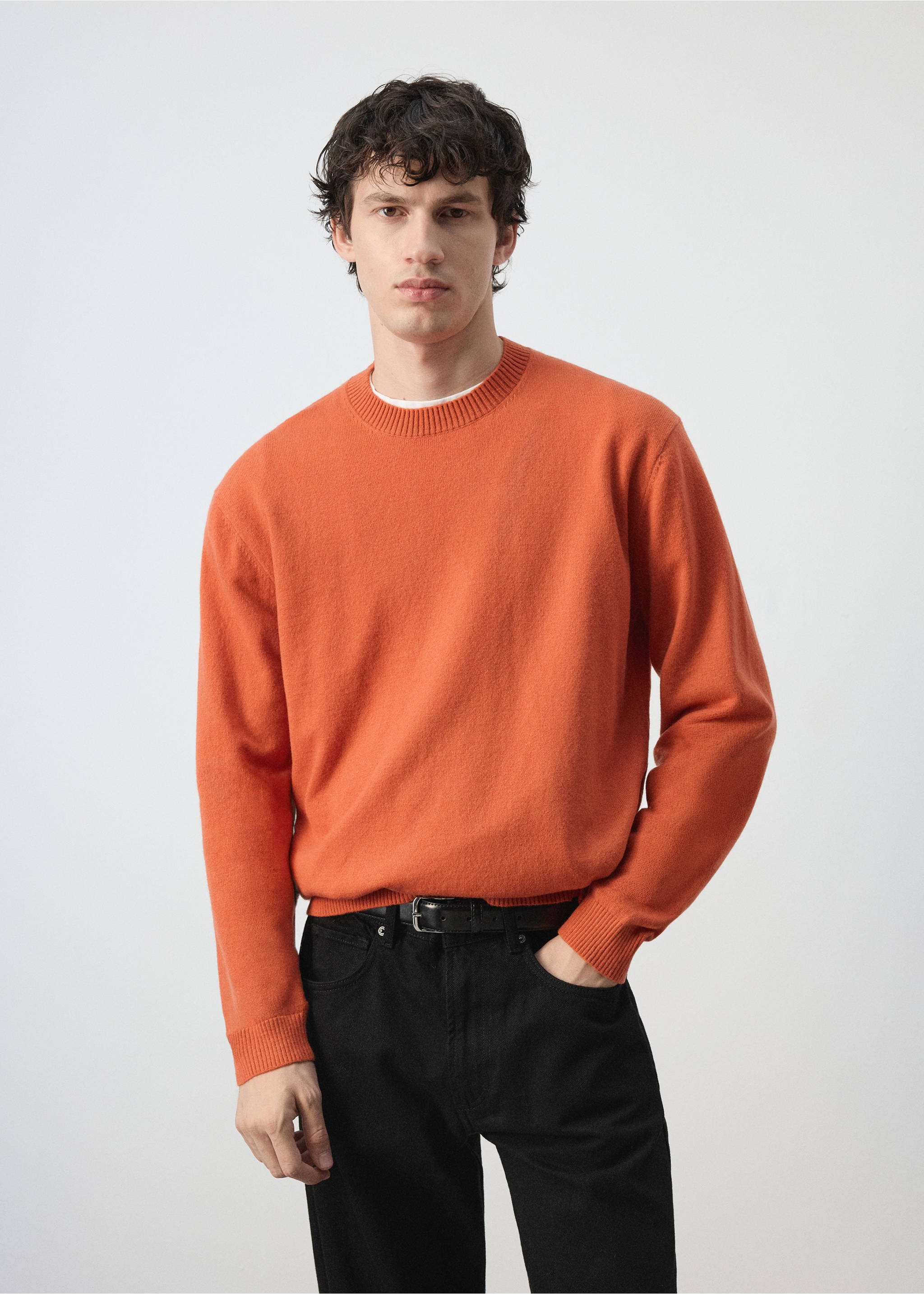 Jersey naranja de cuello redondo con diseño de punto clásico., Naranja. Ref: 47021336-00.