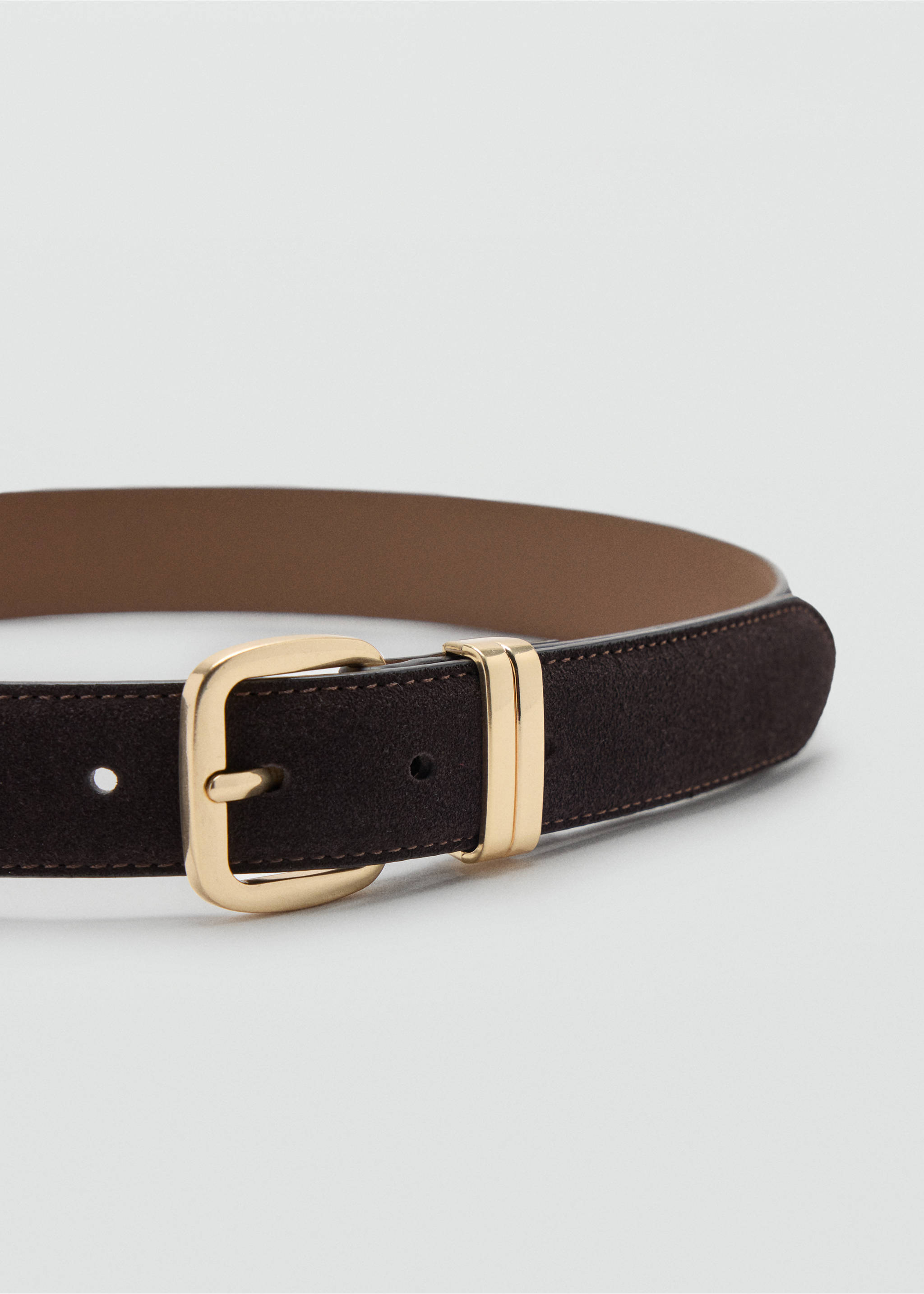 Dark brown suede belt with a polished gold-coloured metal buckle., Chocolate. Ref: 47021358-00.