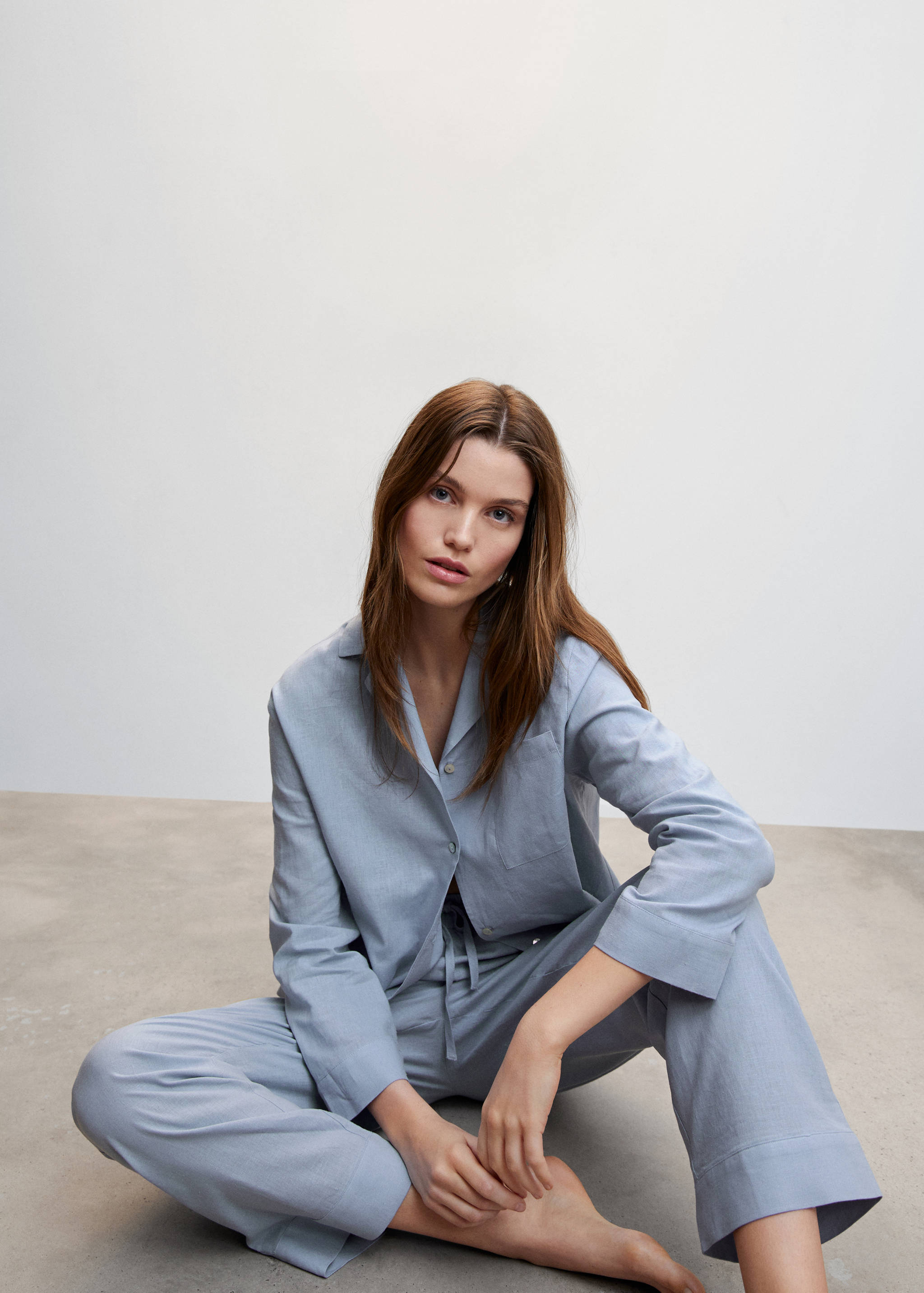 Linen pyjama shirt - Details of the article 2