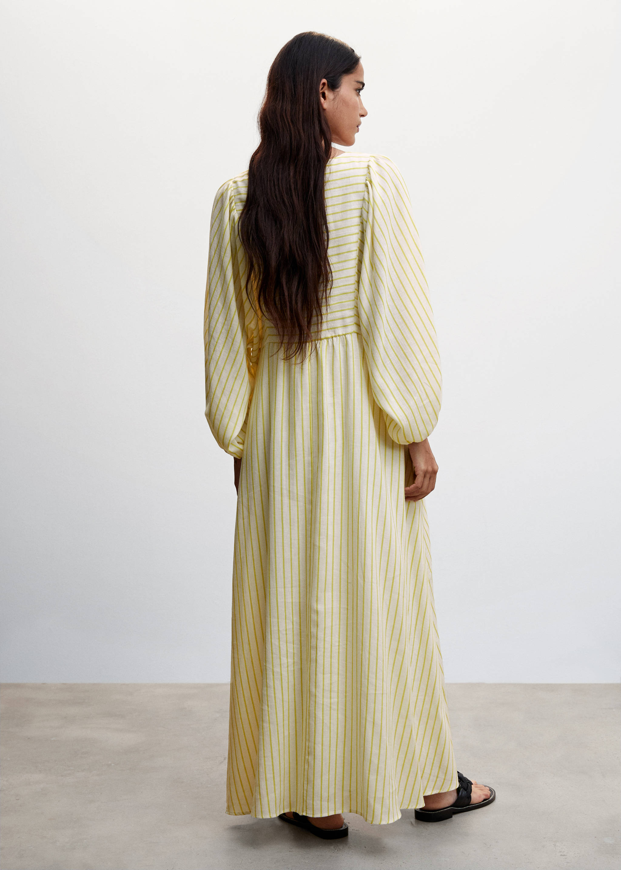 Robe manches bouffantes - Verso de l’article