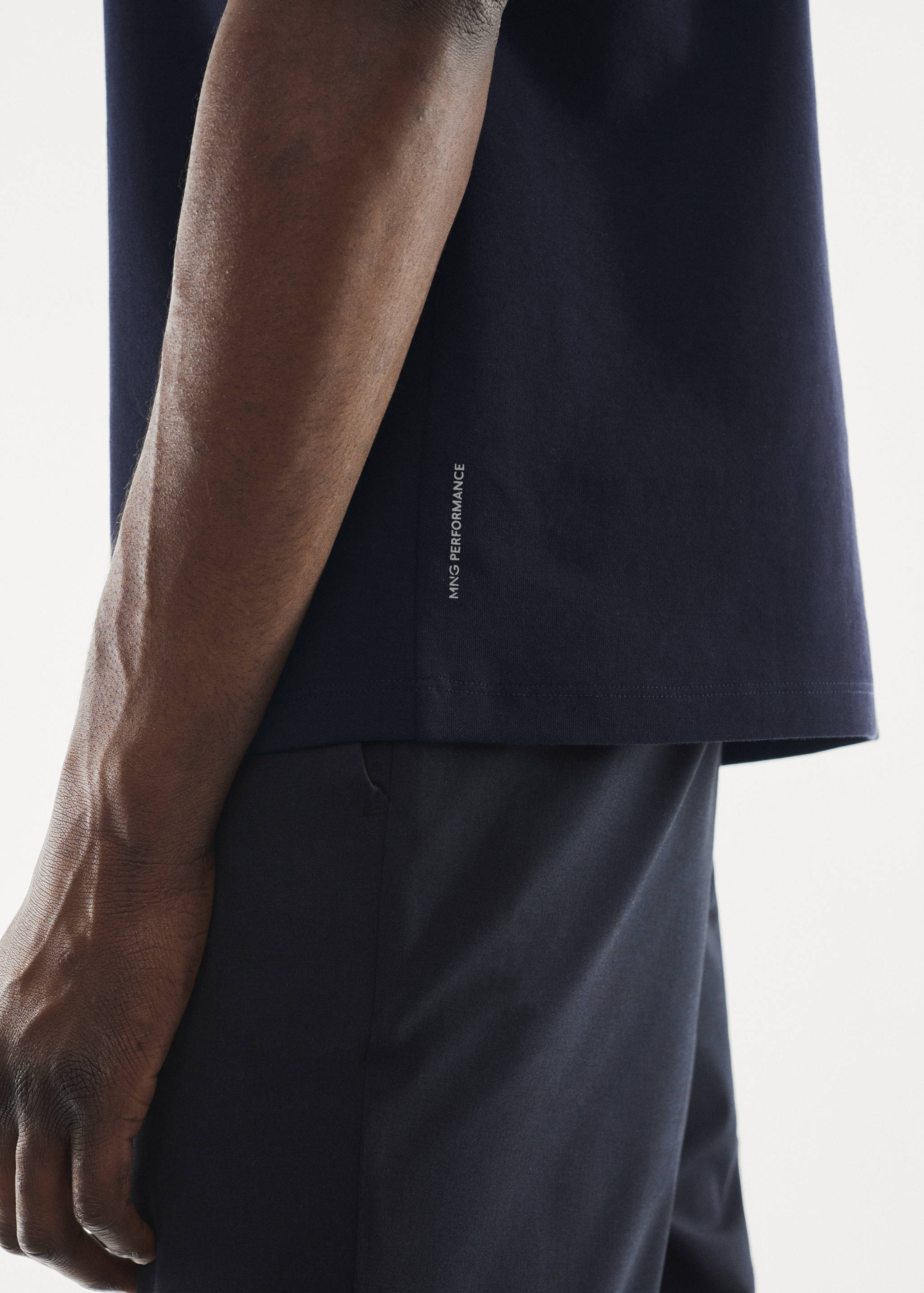 Breathable cotton t-shirt - Details of the article 4