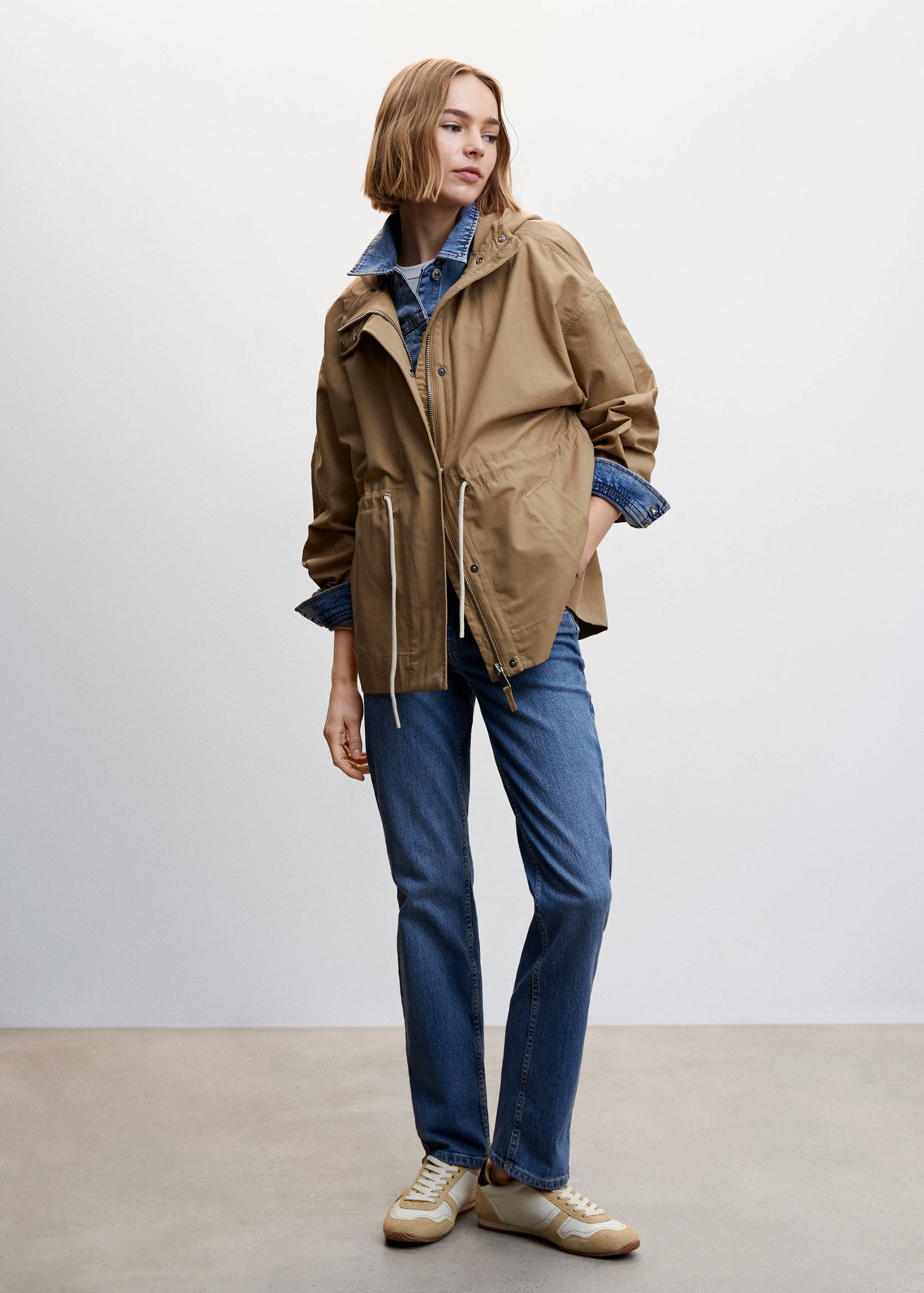 Hooded parka with pocket - General plane