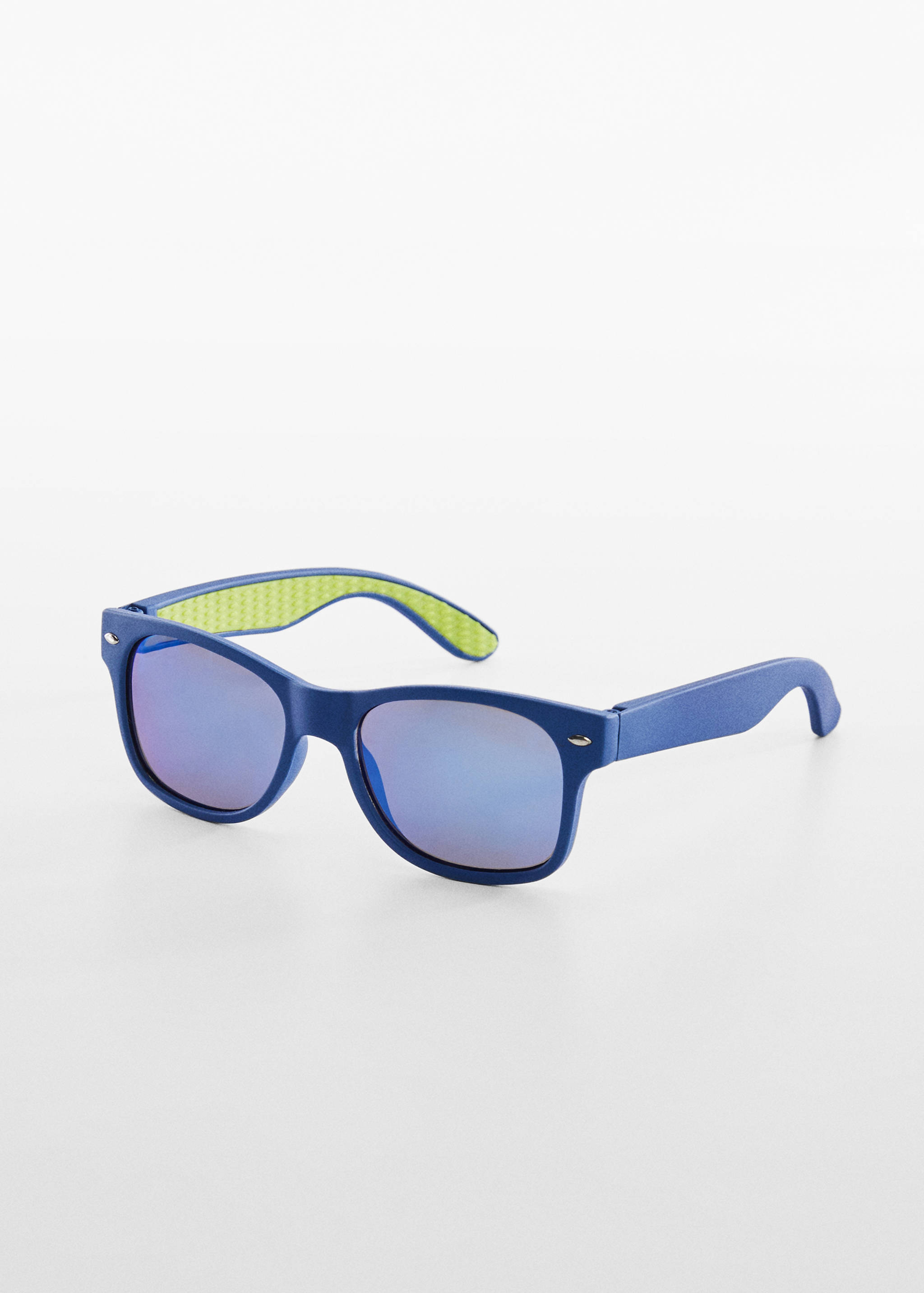 Lunettes de soleil monture plastique - Plan moyen