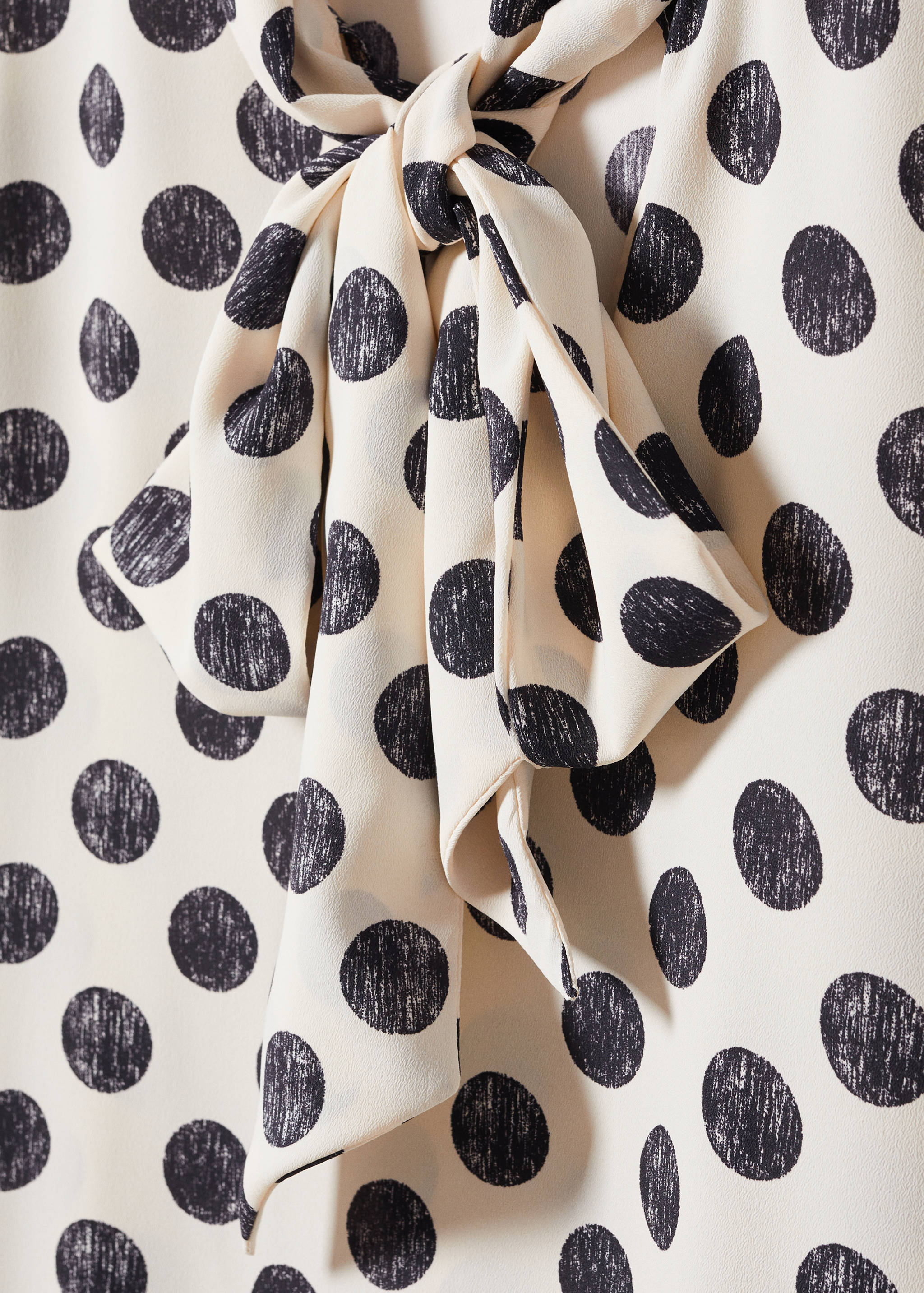 Блузка в горошек с бантом - Деталь изделия 8