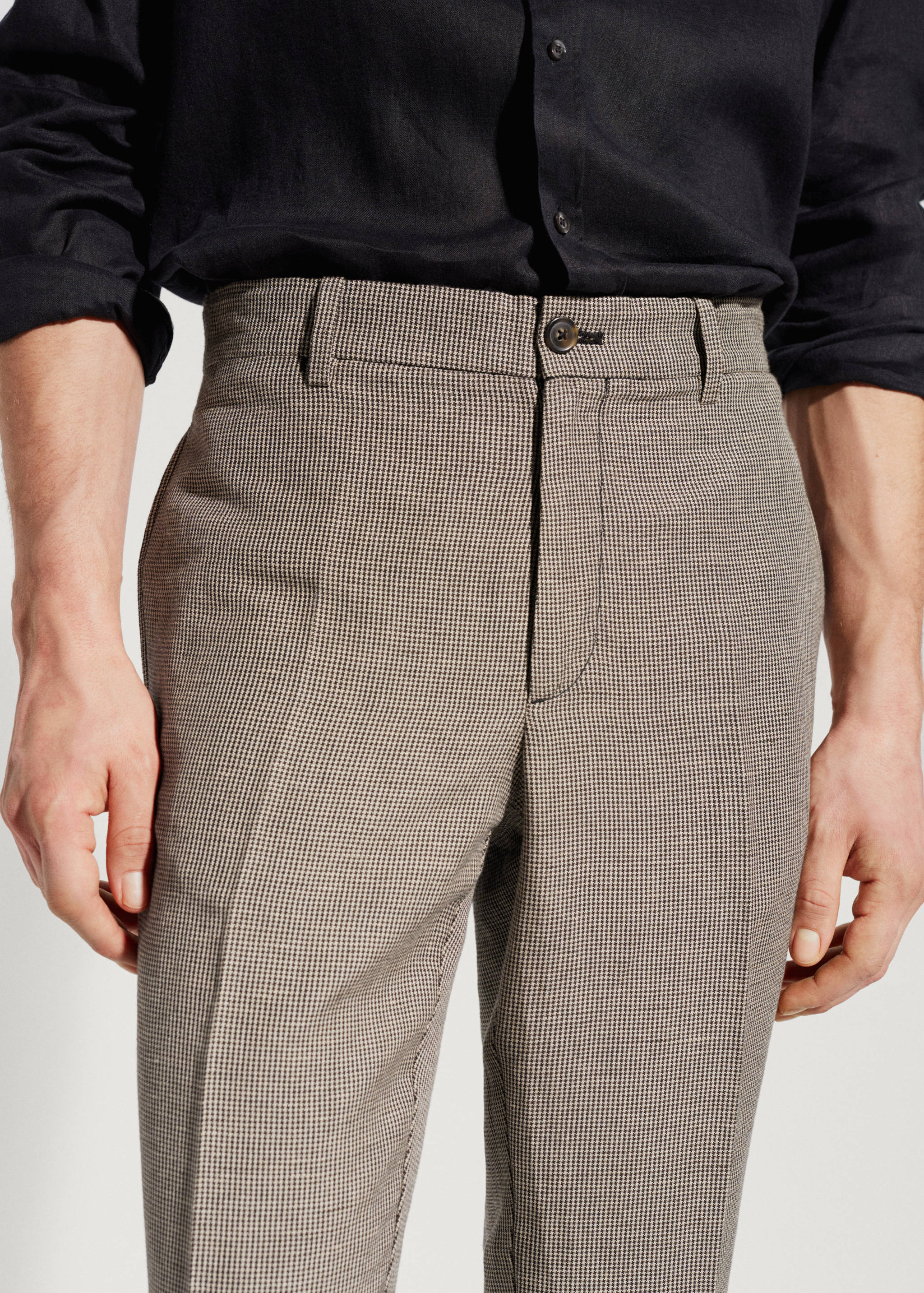 Slim fit linen trousers - Details of the article 1