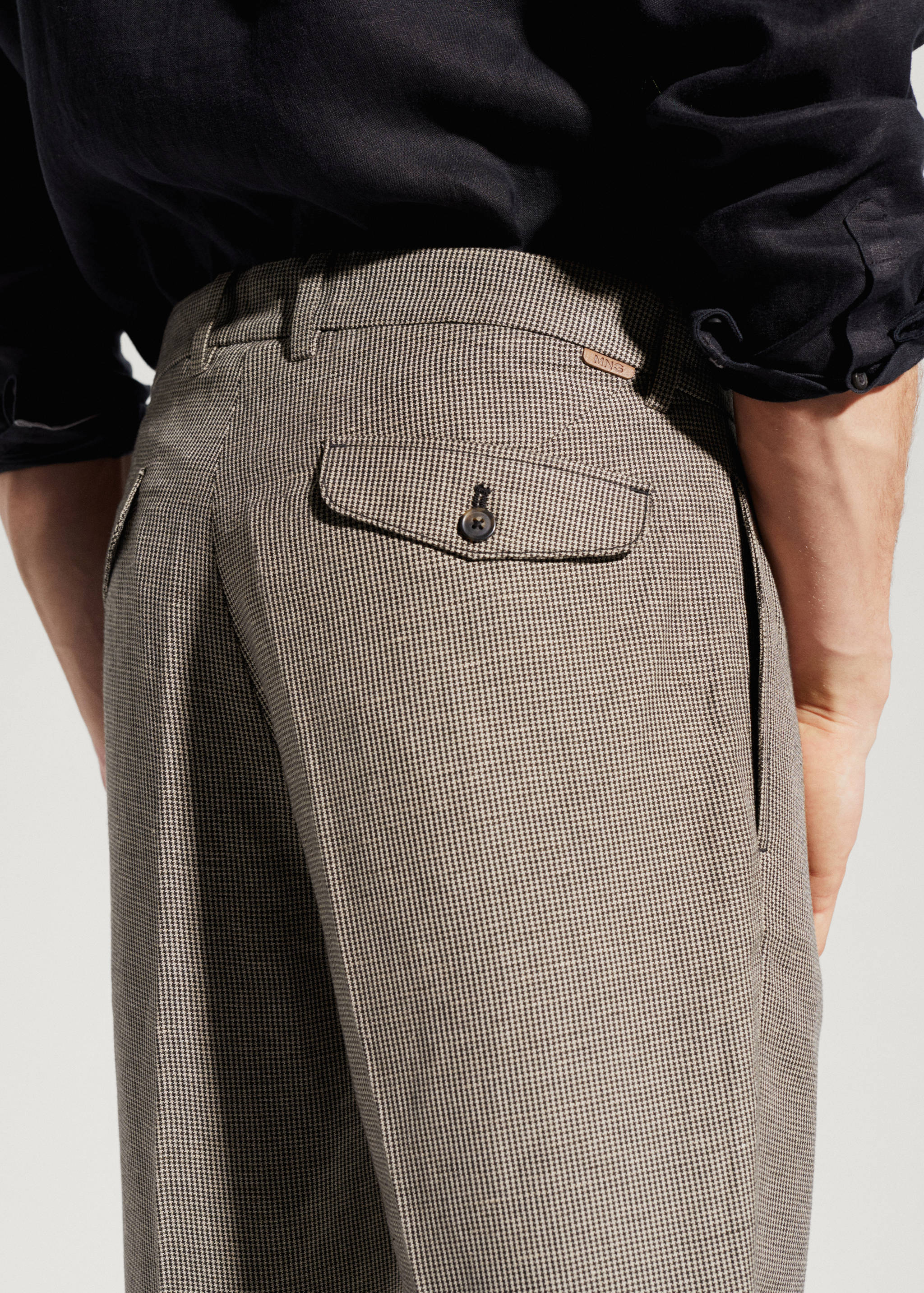 Slim fit linen trousers - Details of the article 2