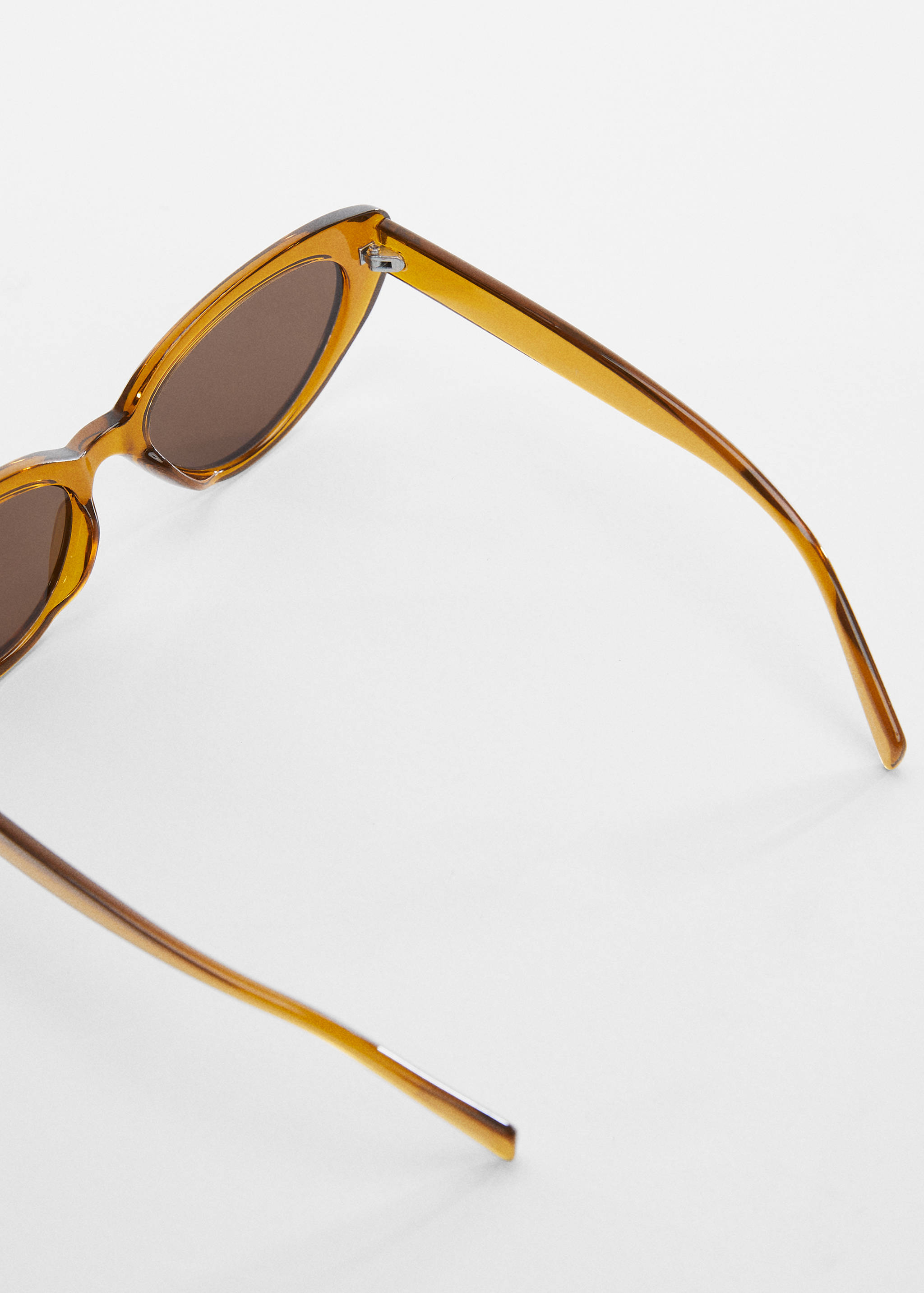 Солнцезащитные очки "кошачий глаз" - Деталь изделия 1