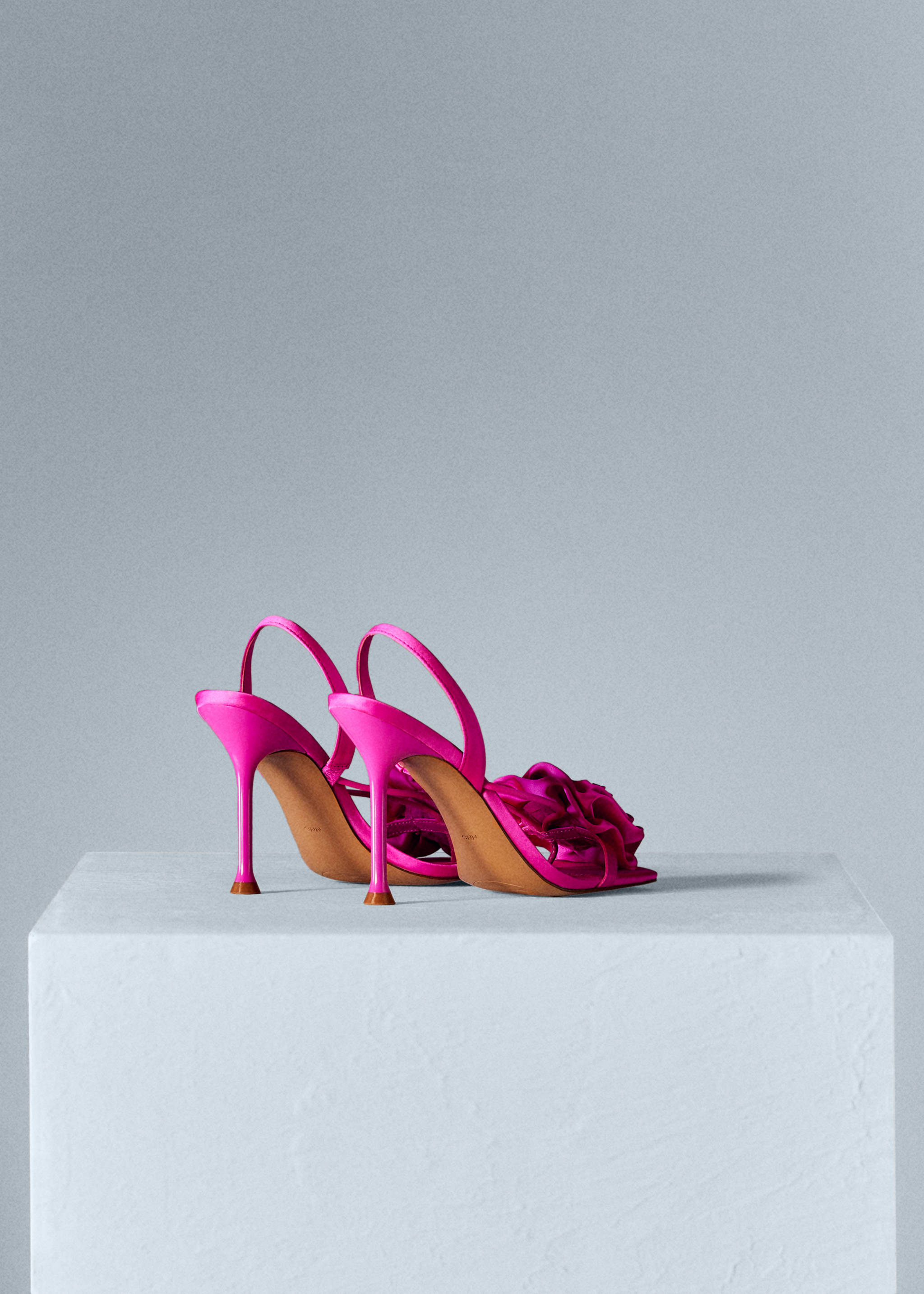 Maxi flower heeled sandal - Details of the article 1