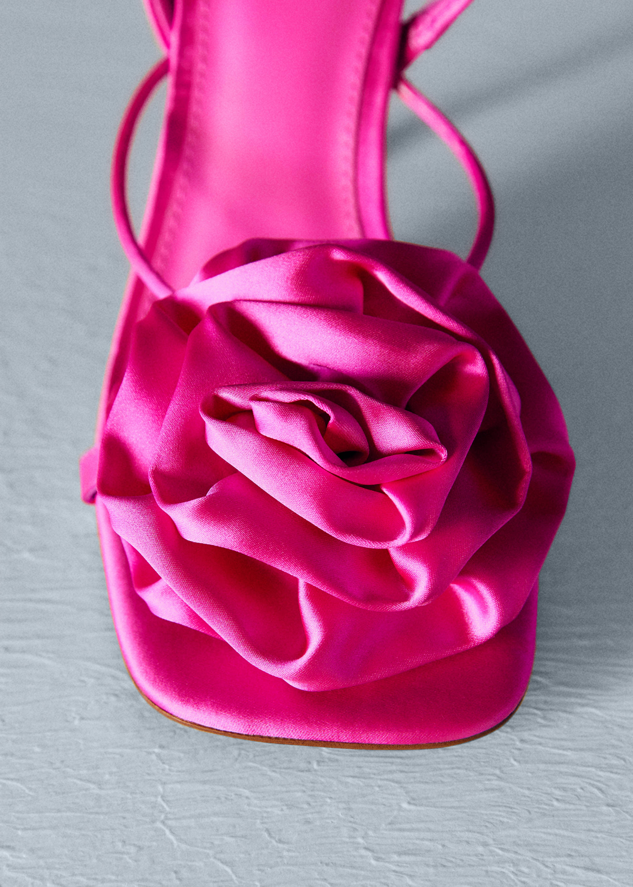 Maxi flower heeled sandal - Details of the article 2