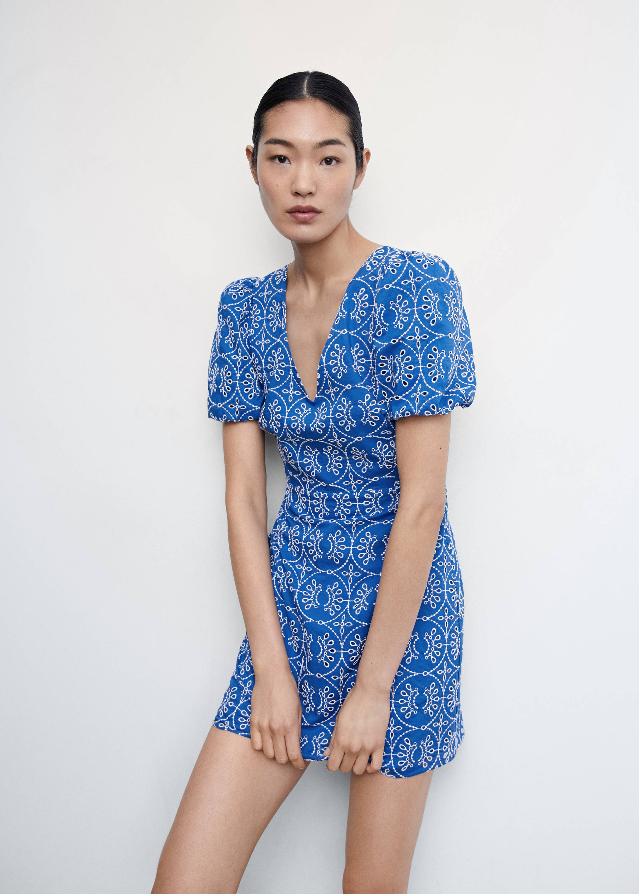 Robe brodée dos nu - Détail de l'article 2